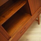 Buffet haut en teck, design danois, années 1960, production : Danemark