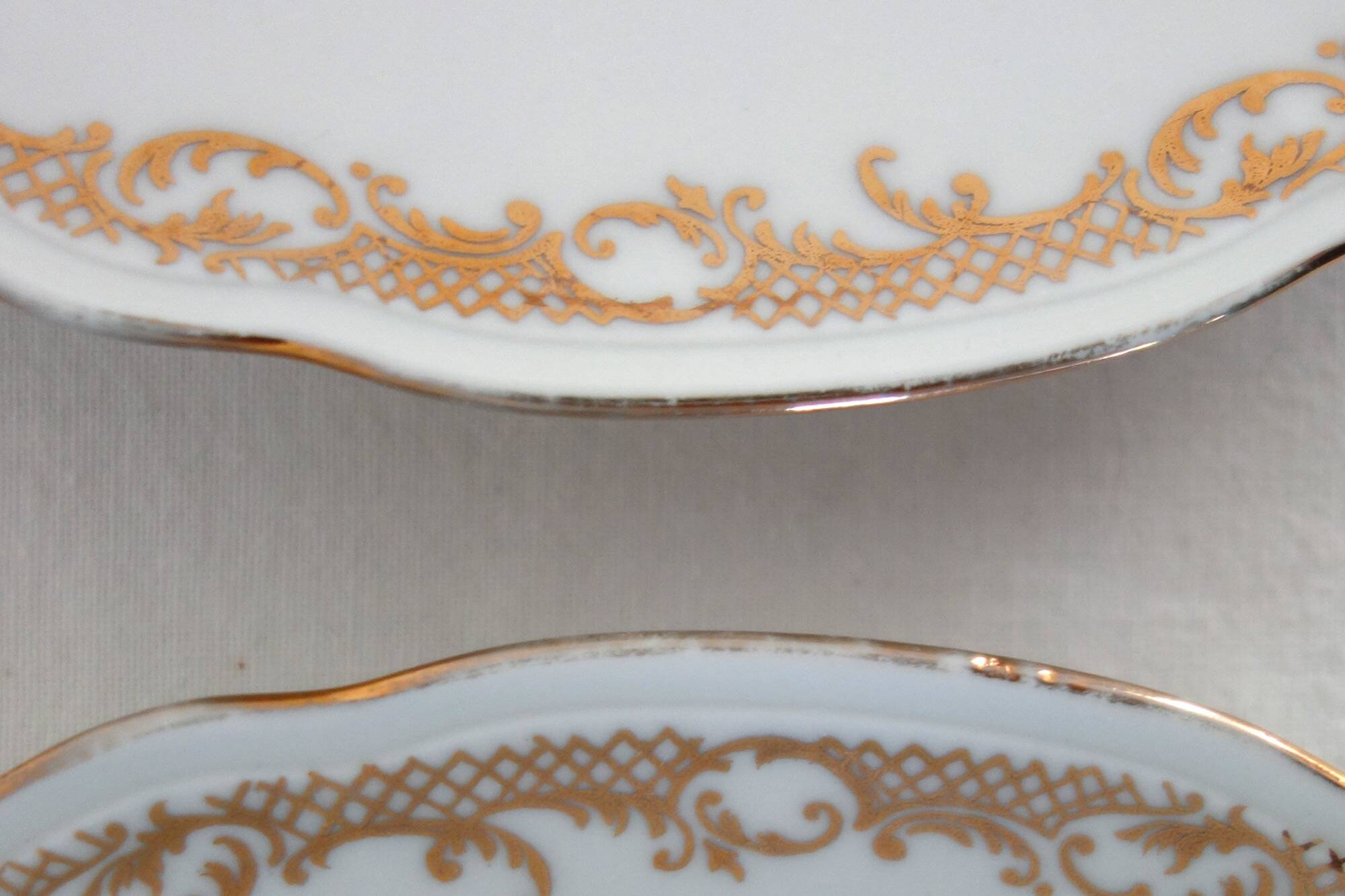 18 golden flat plates CNP Haute Porcelaine de Luxe du Berry