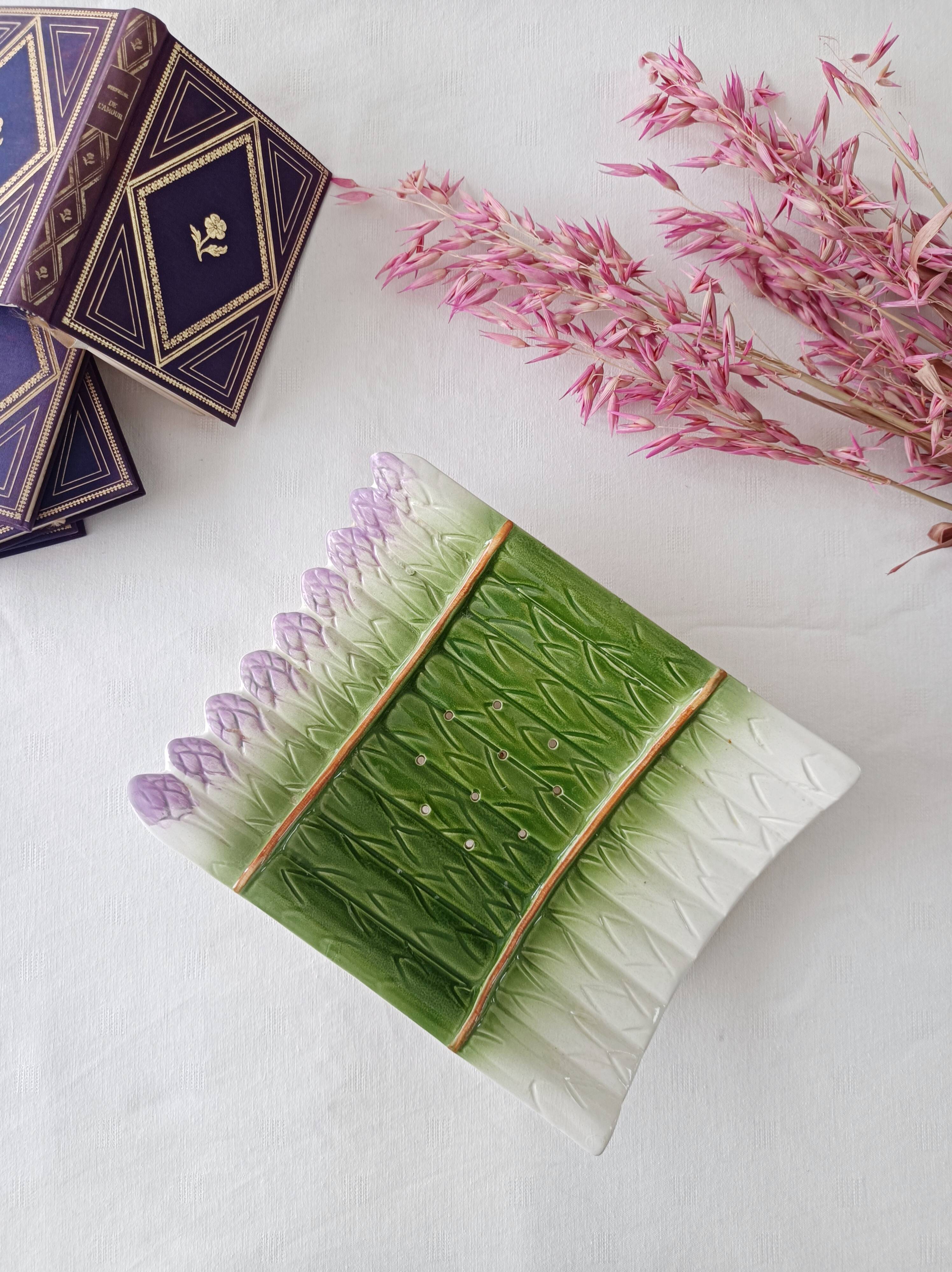 Plat à asperges en barbotine