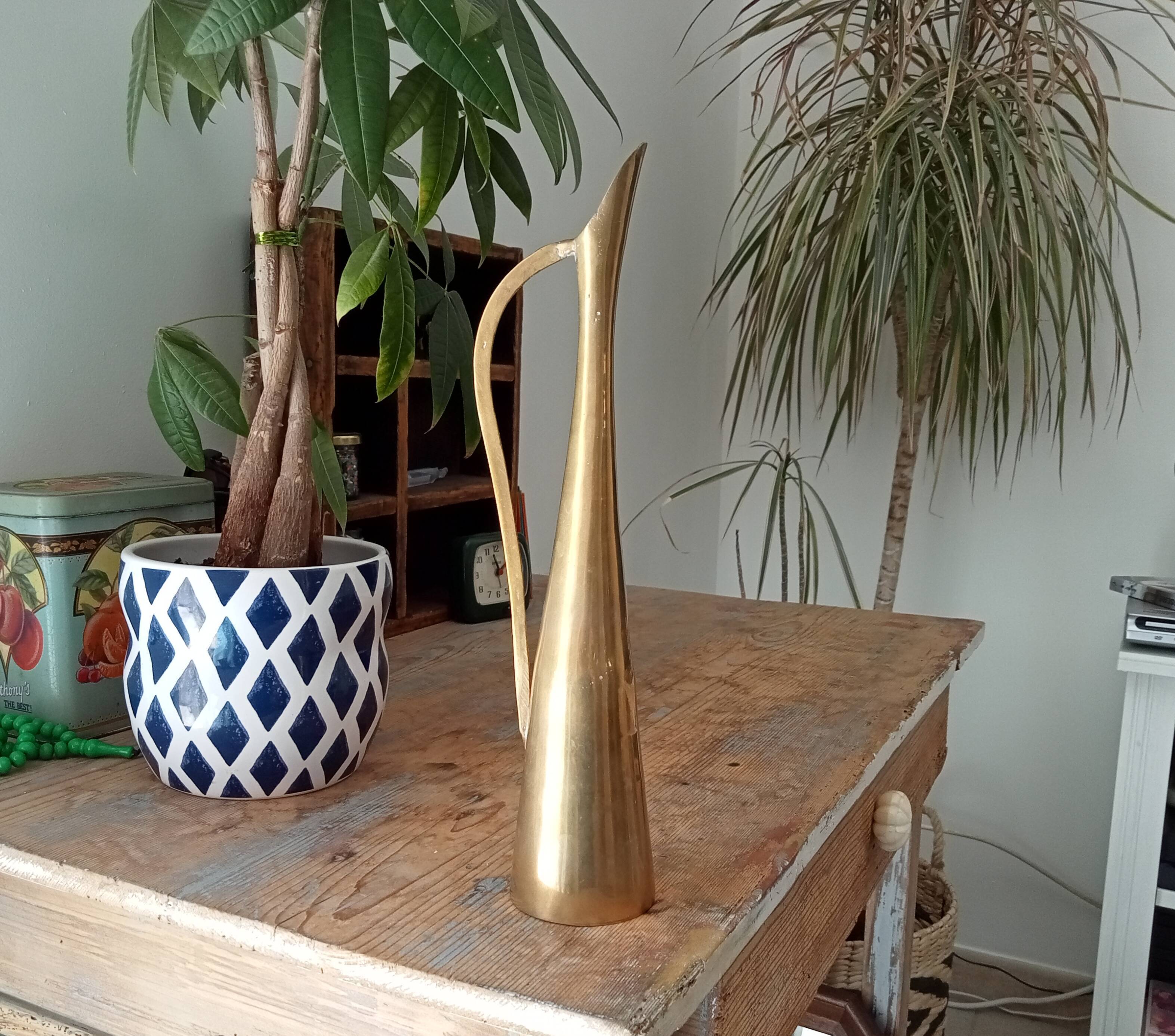 Vintage soliflore vase in solid gilded brass