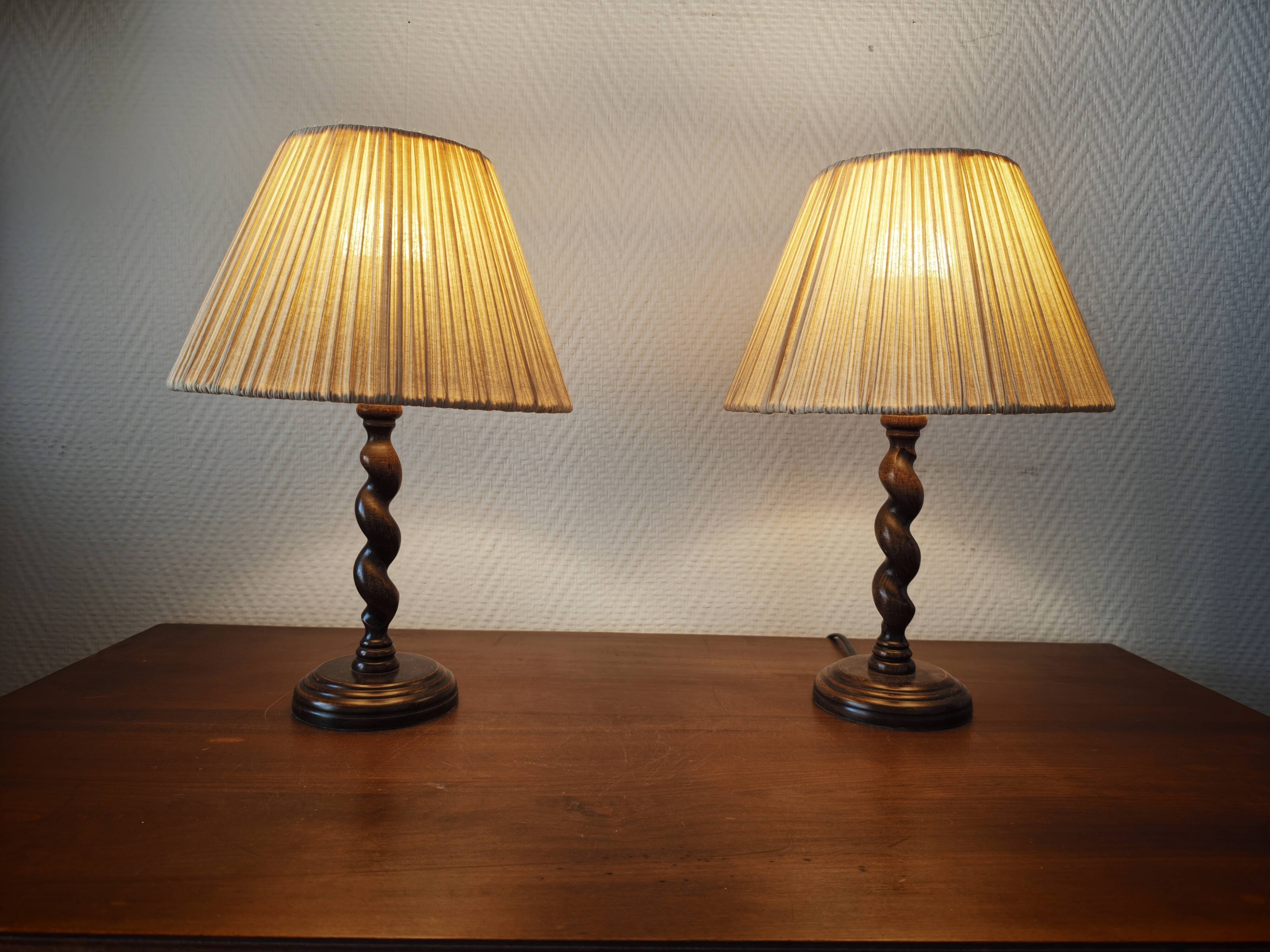 Paire de lampes vintage en bois tourné