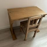 Bureau ancien pour enfant
