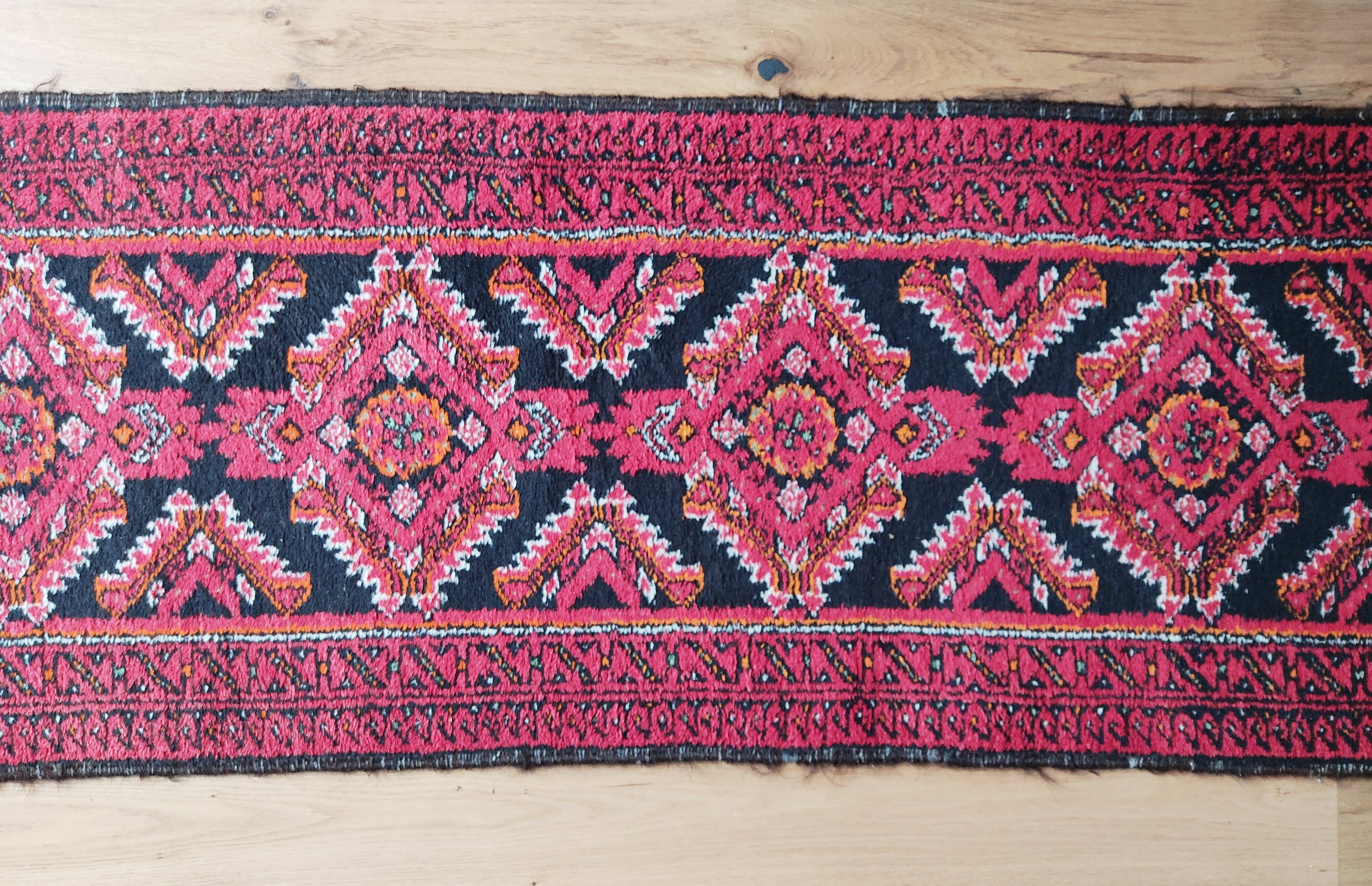 Oriental corridor carpet 193 x 54 cm