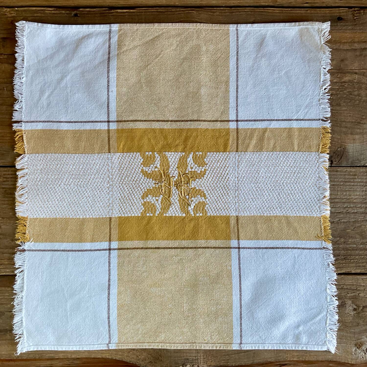 4 vintage embroidered napkins