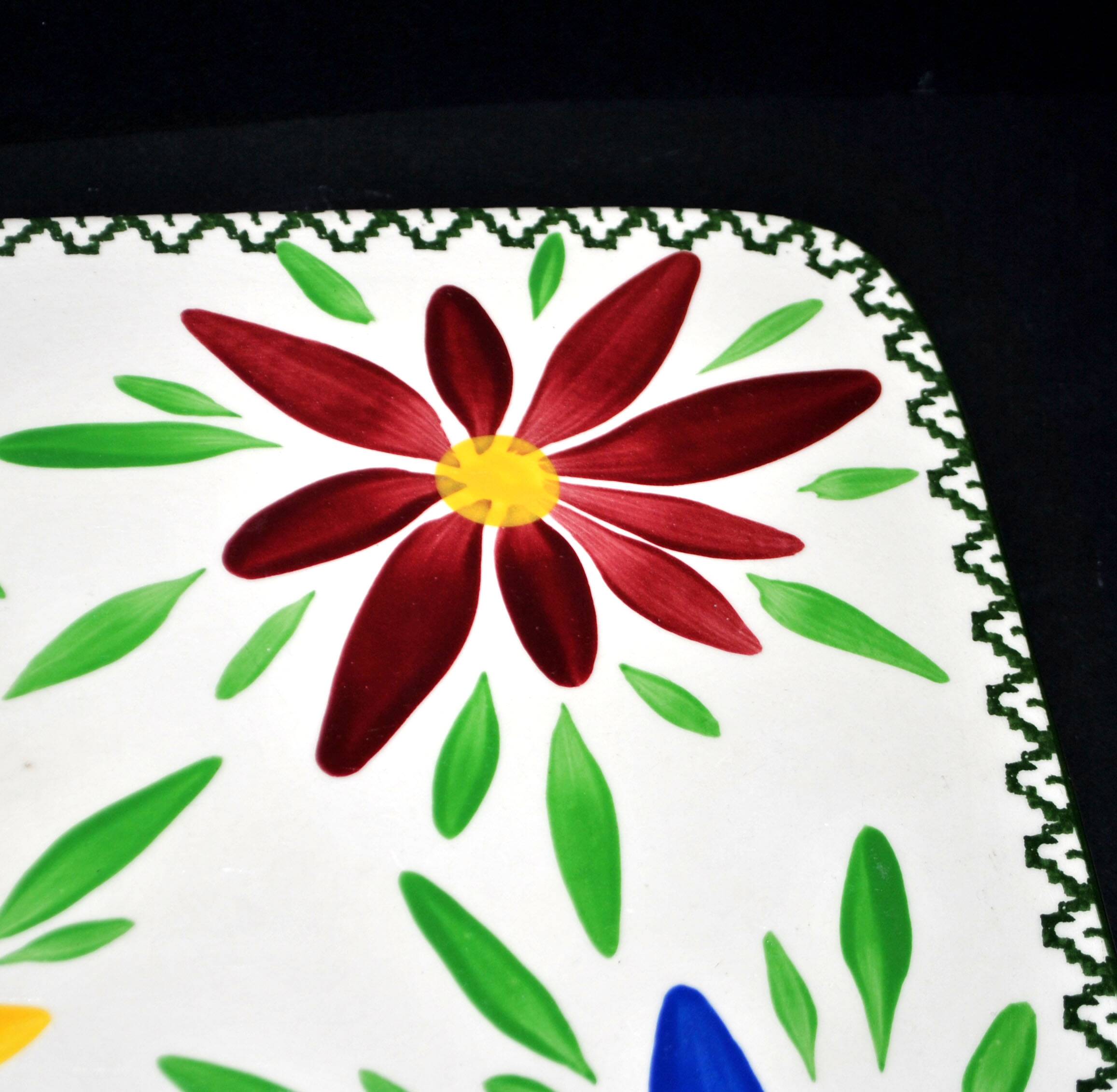 Vintage ceramic trivet from Saint-Clément - floral 1960-1970