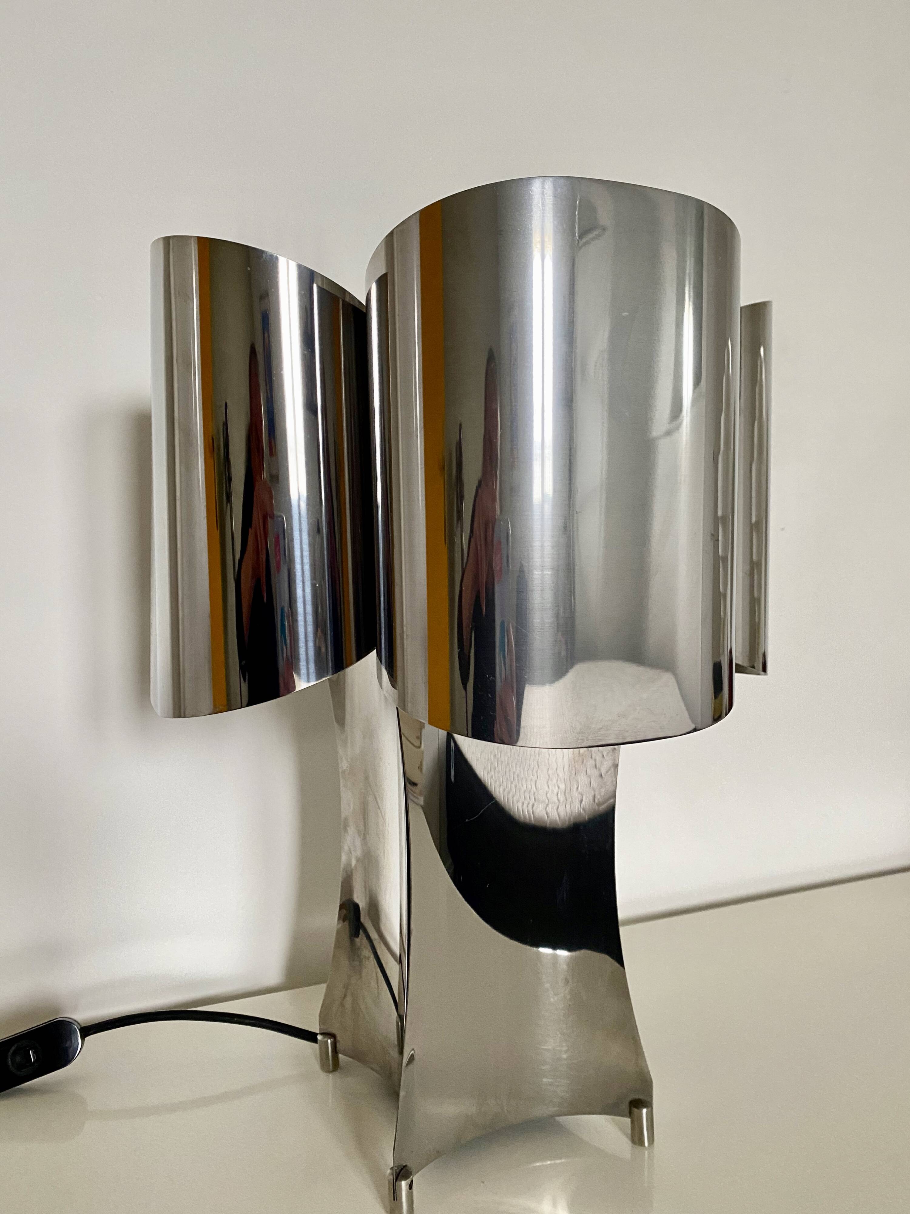 lampe quadrilobe en métal chromé,