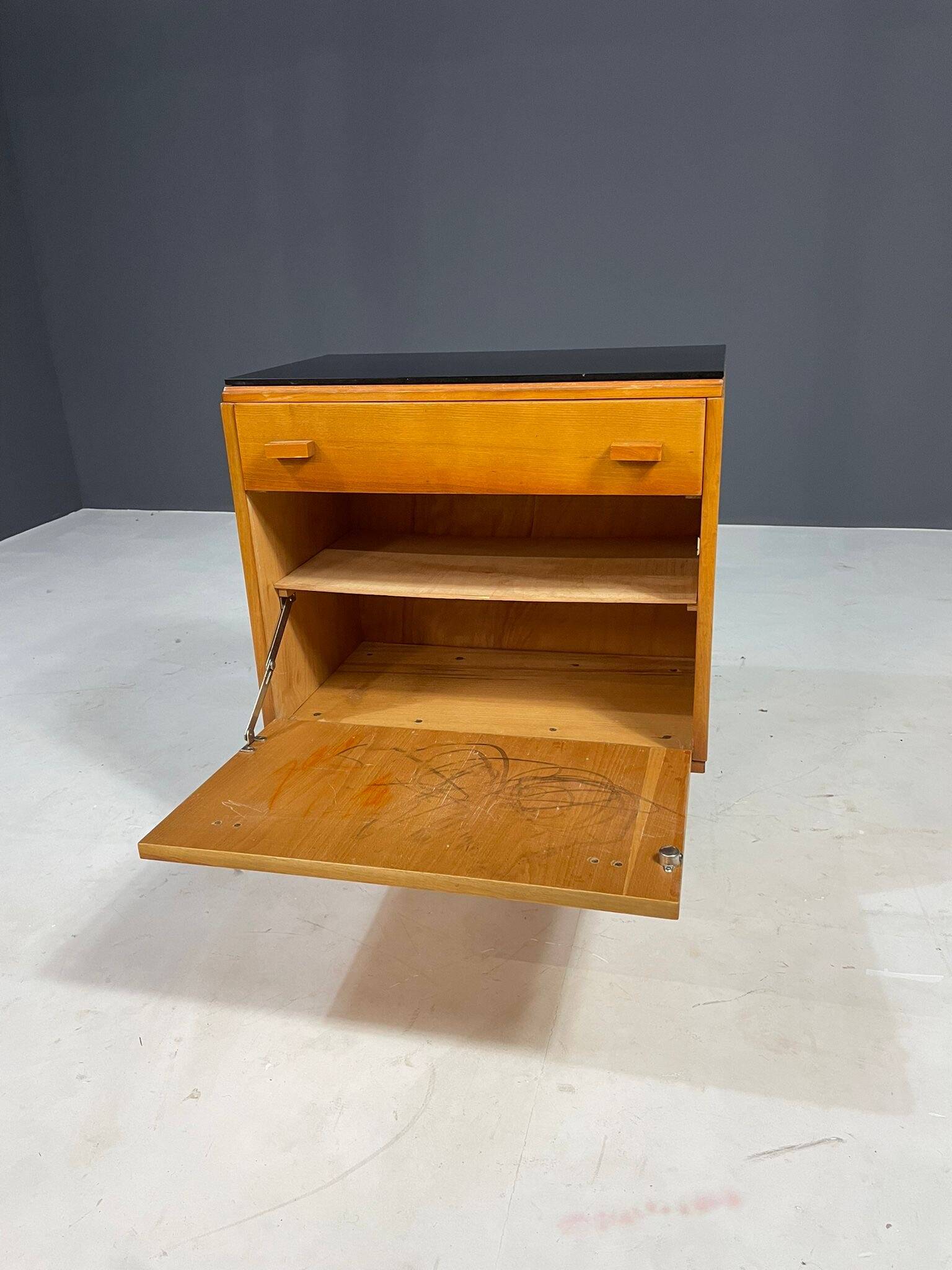 Tables de nuit vintage par Nový Domov, Tchécoslovaquie, 1970 - Set de 2