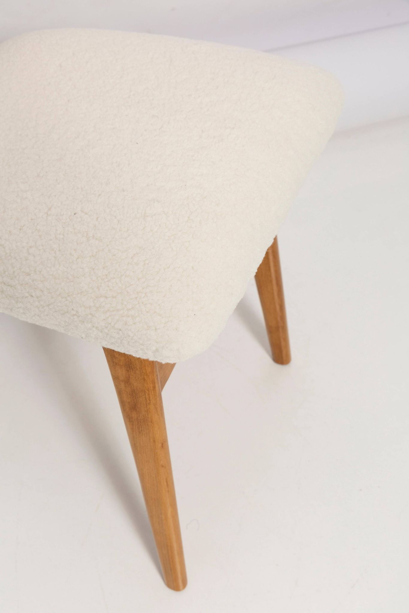 Mid-century "Butterfly" dining chair, light cream boucle, Poland, 1960s