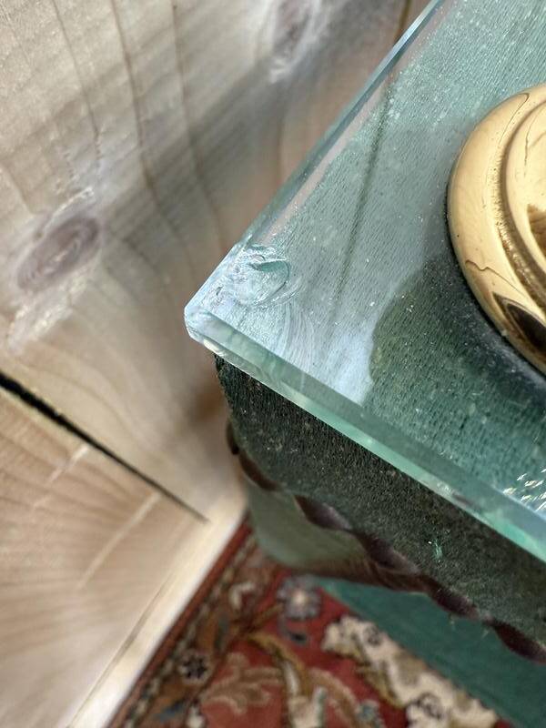 Paire de tables de chevets ou bouts de canapé 1970