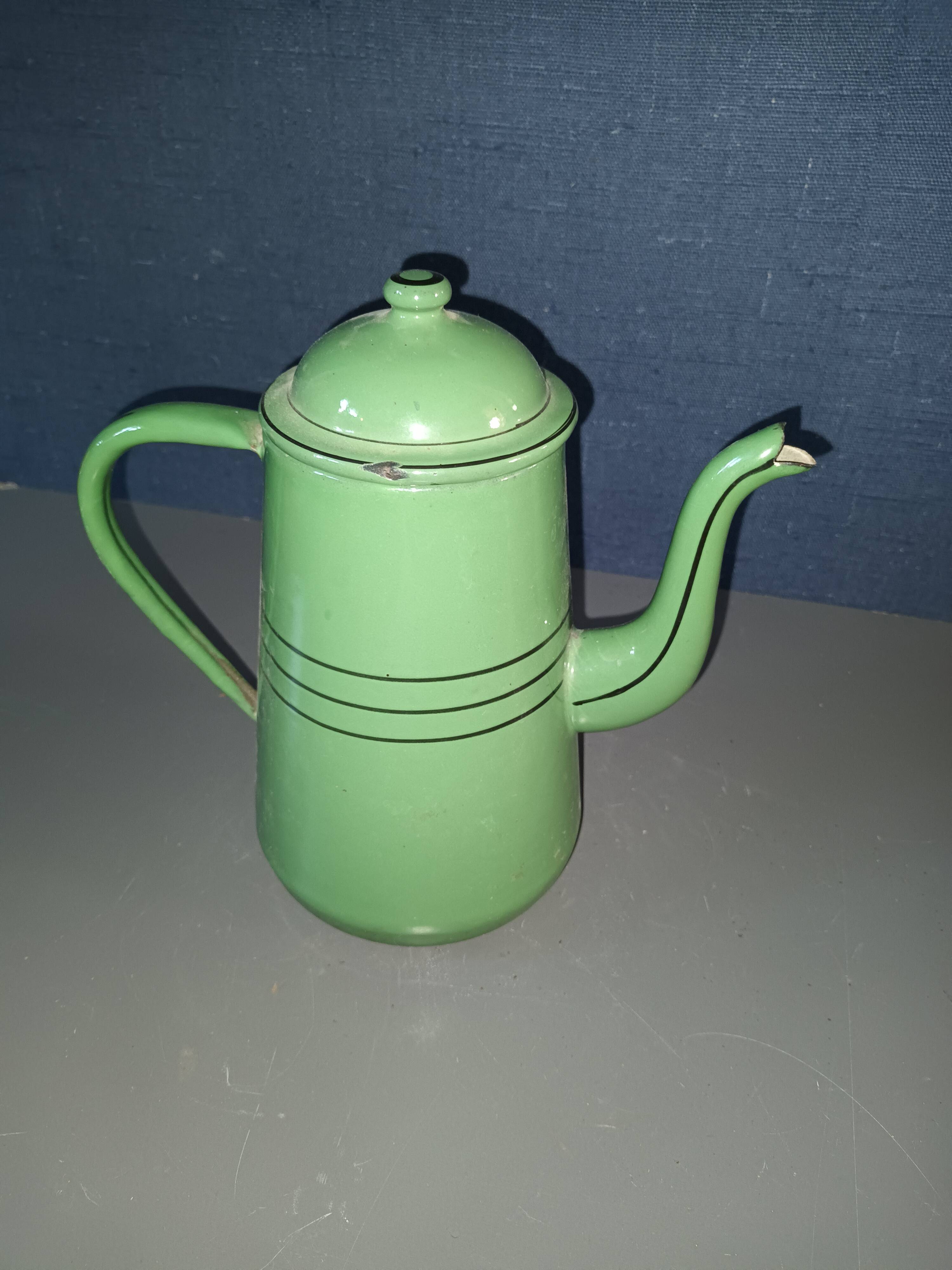 Green enameled coffee pot