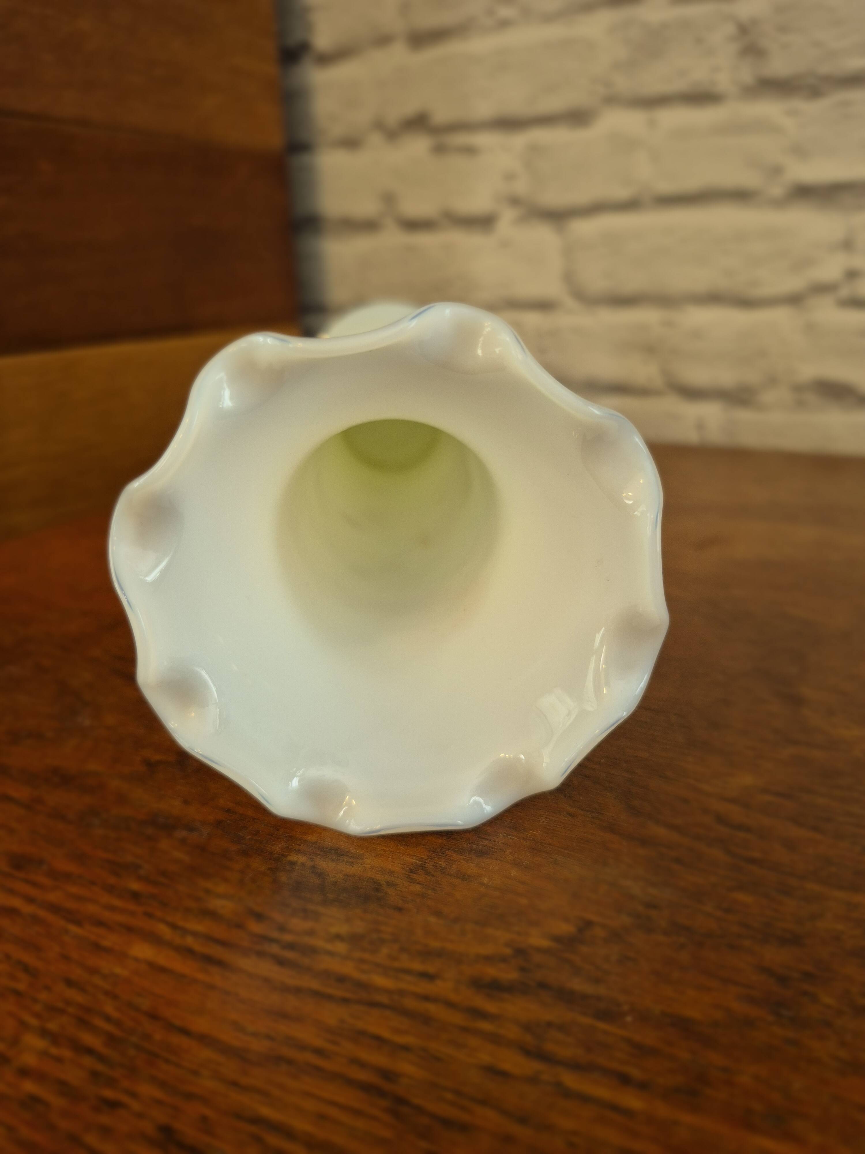 Grand vase opaline fleuri vintage