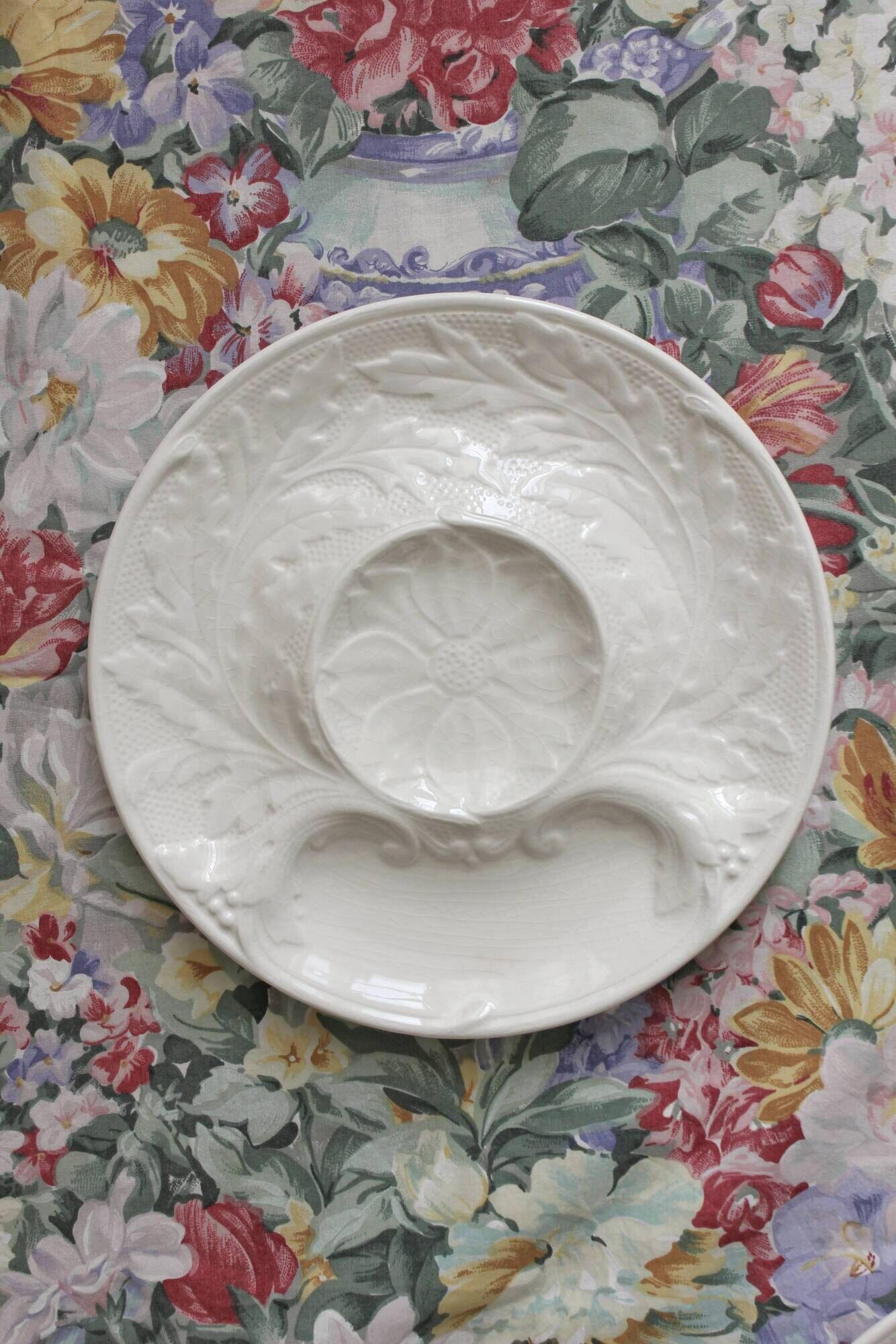 6 vintage Gien white slip earthenware artichoke plates