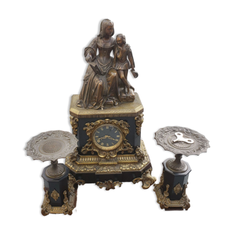 Pendule bronze et marbre et ses 2 cassolettes