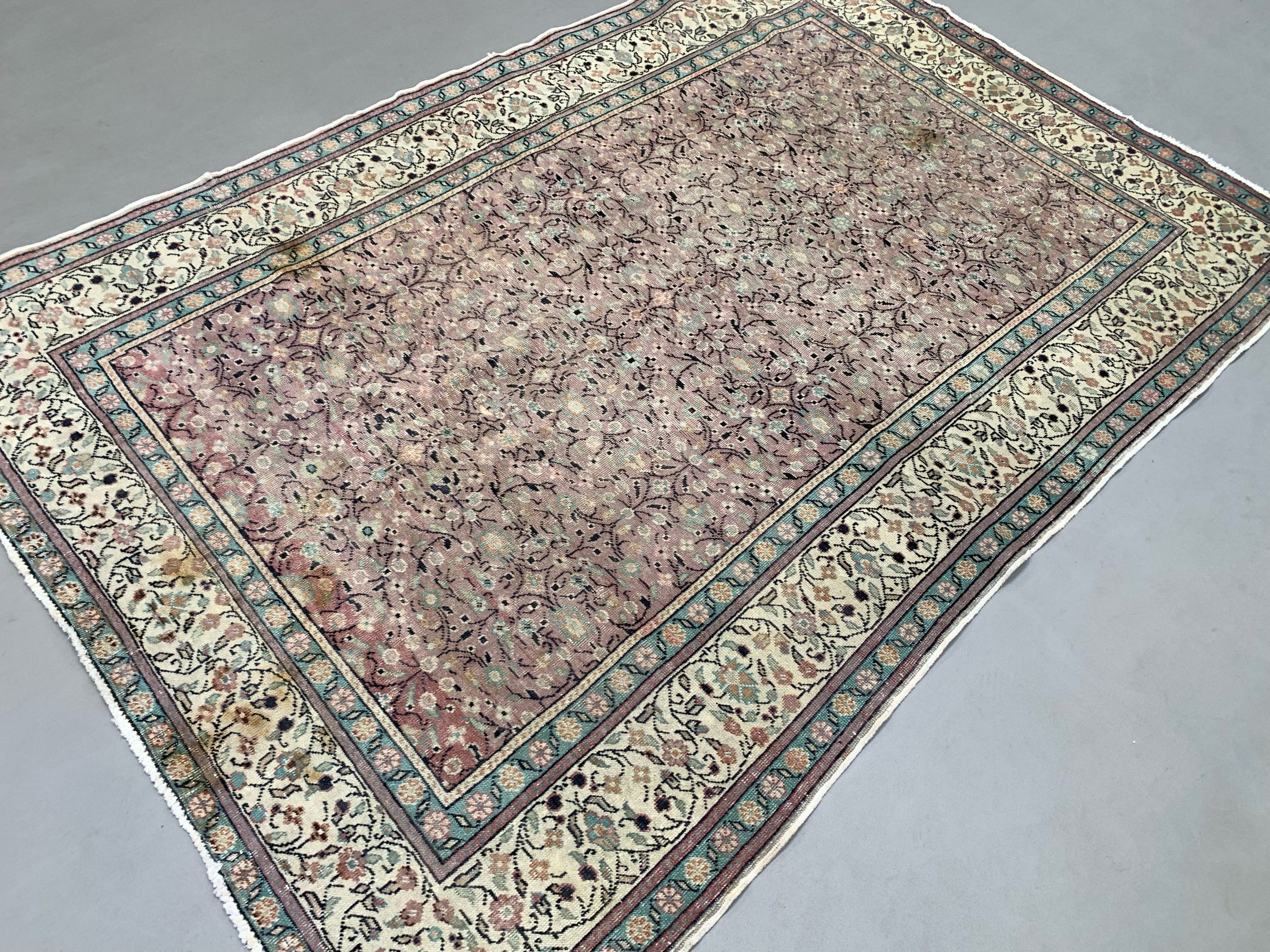 Vintage turkish rug 220x150 cm carpet central anatolian