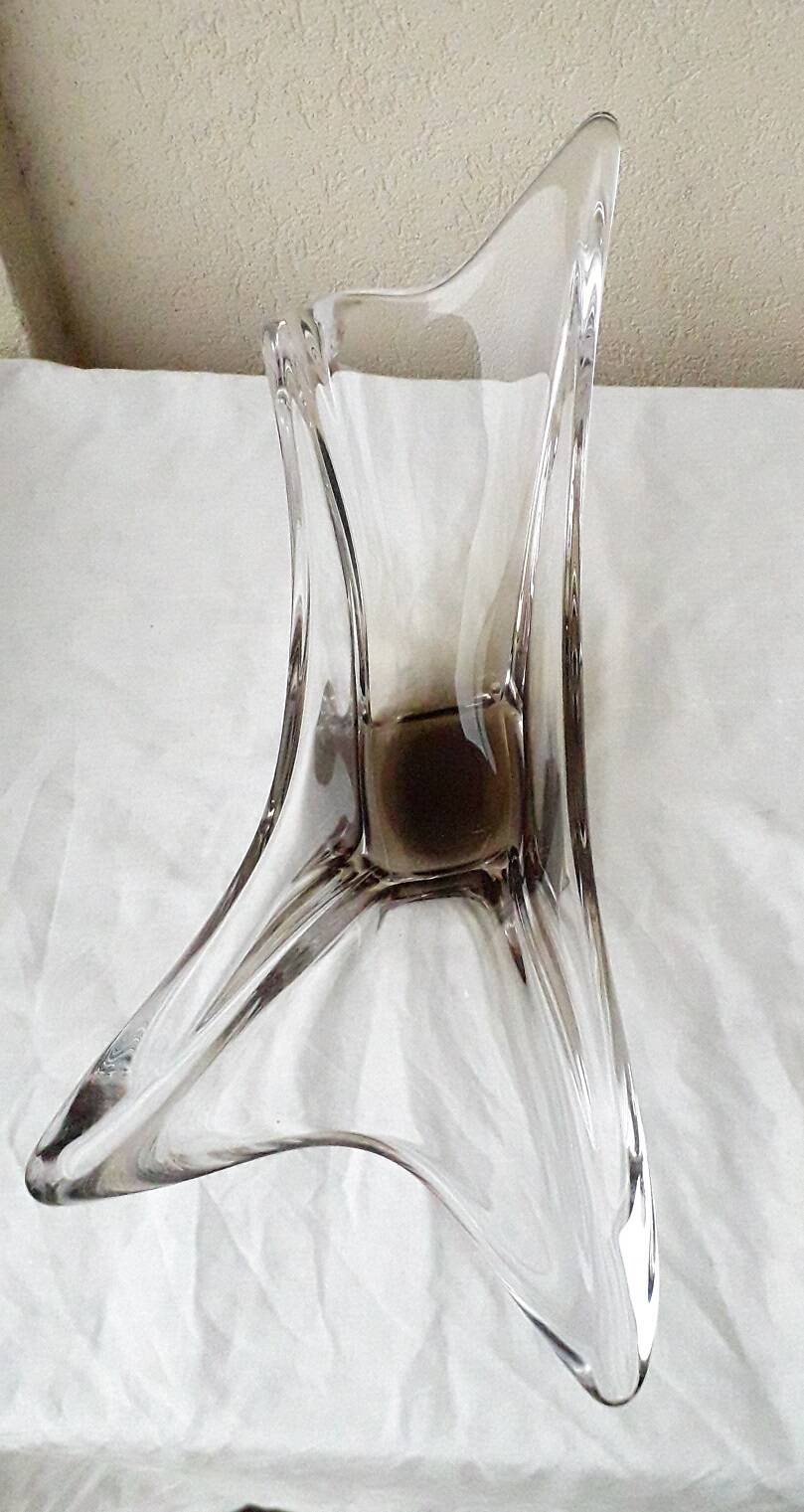 Glass centerpiece cup