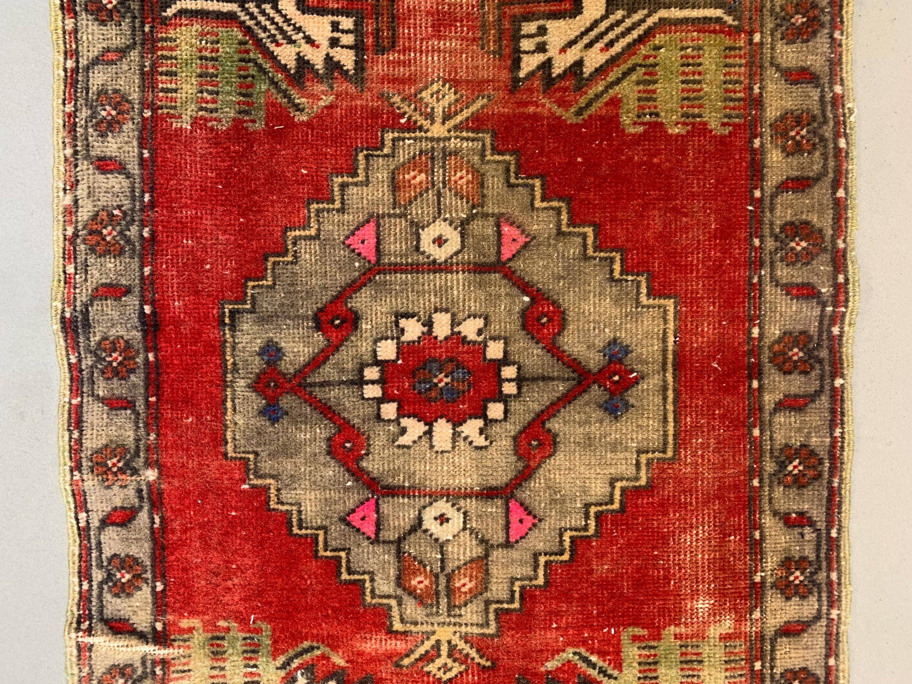 Small vintage turkish rug 101x53 cm, short runner, tribal, shabby, mini carpet