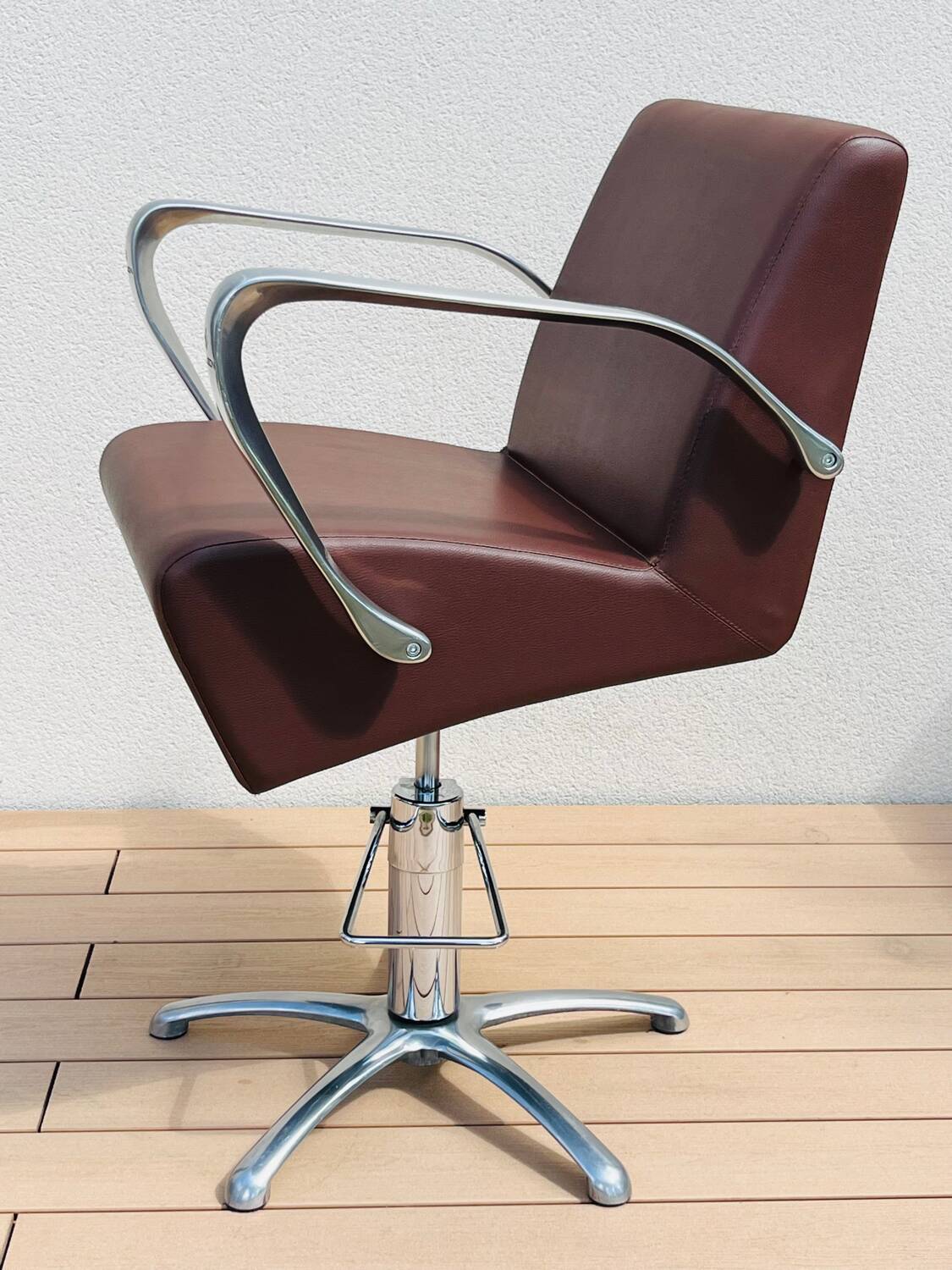 Barber & hairdresser chair