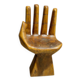 Sculptural armchair in solid wood – Hand shape