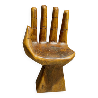 Sculptural armchair in solid wood – Hand shape