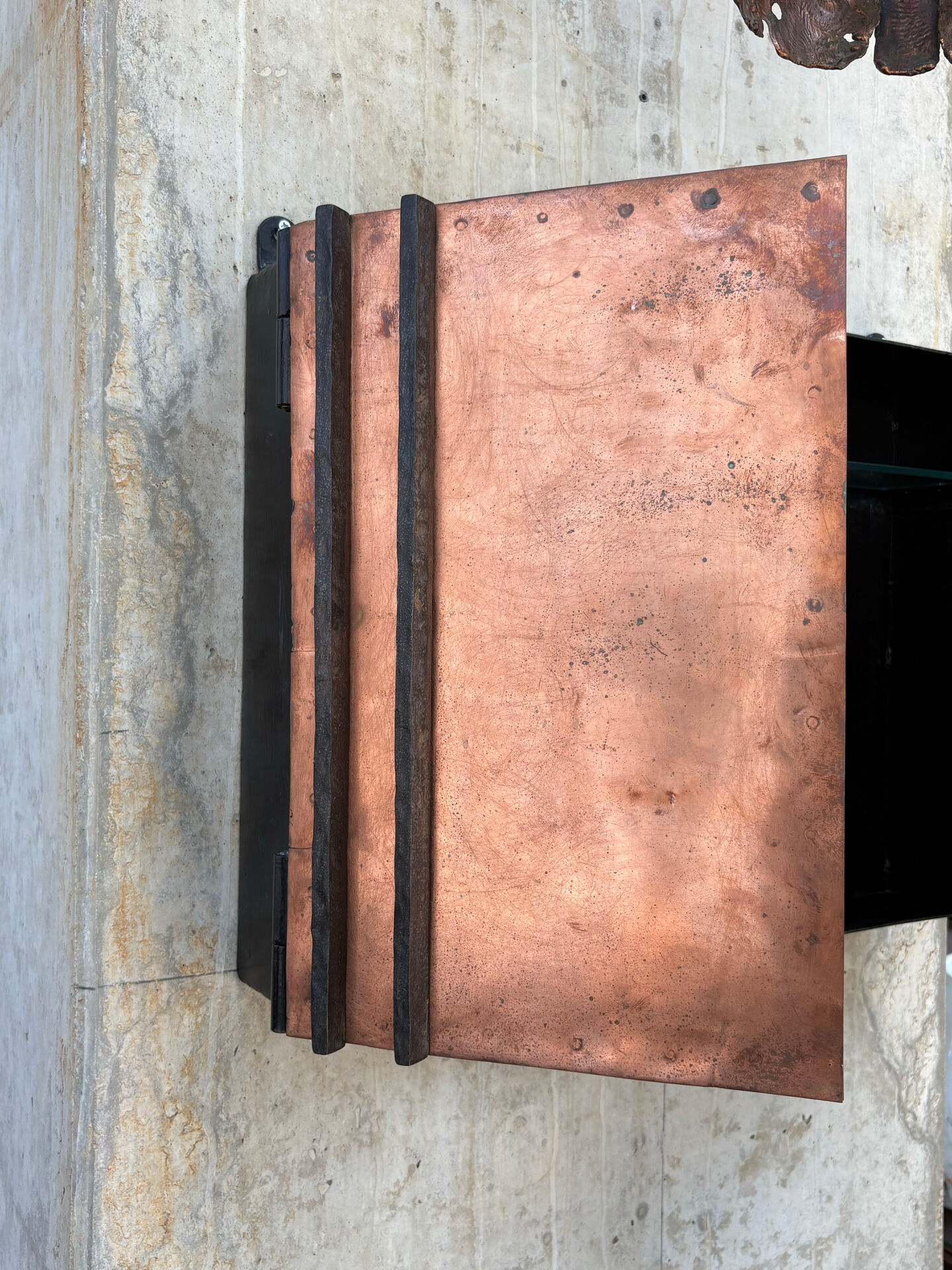 Drinks wall cabinet