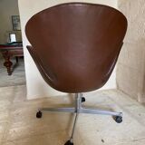 2 office armchairs + Settee / Swan sofa by Arne Jacobsen for Fritz Hansen, original leather