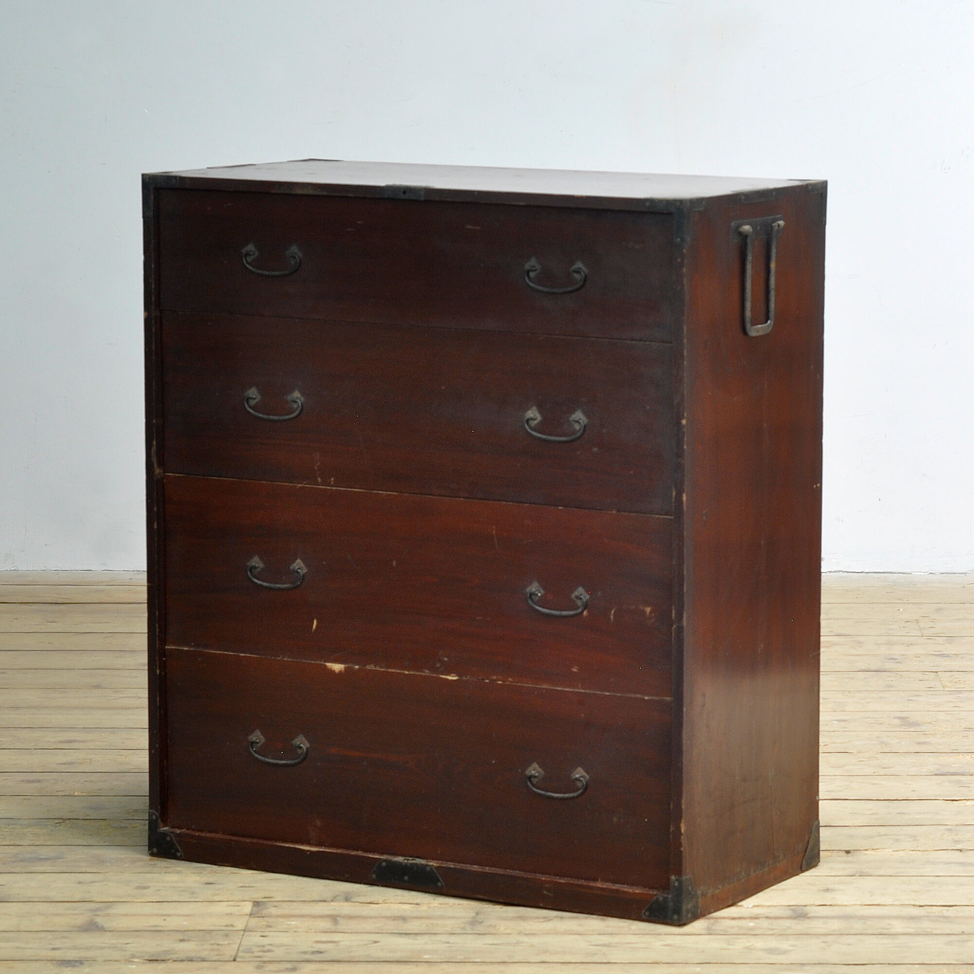 Commode Tansu japonaise, vers 1890