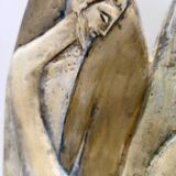 Panneau en hêtre peint et sculpté à la main représentant la Sainte Famille, Italie