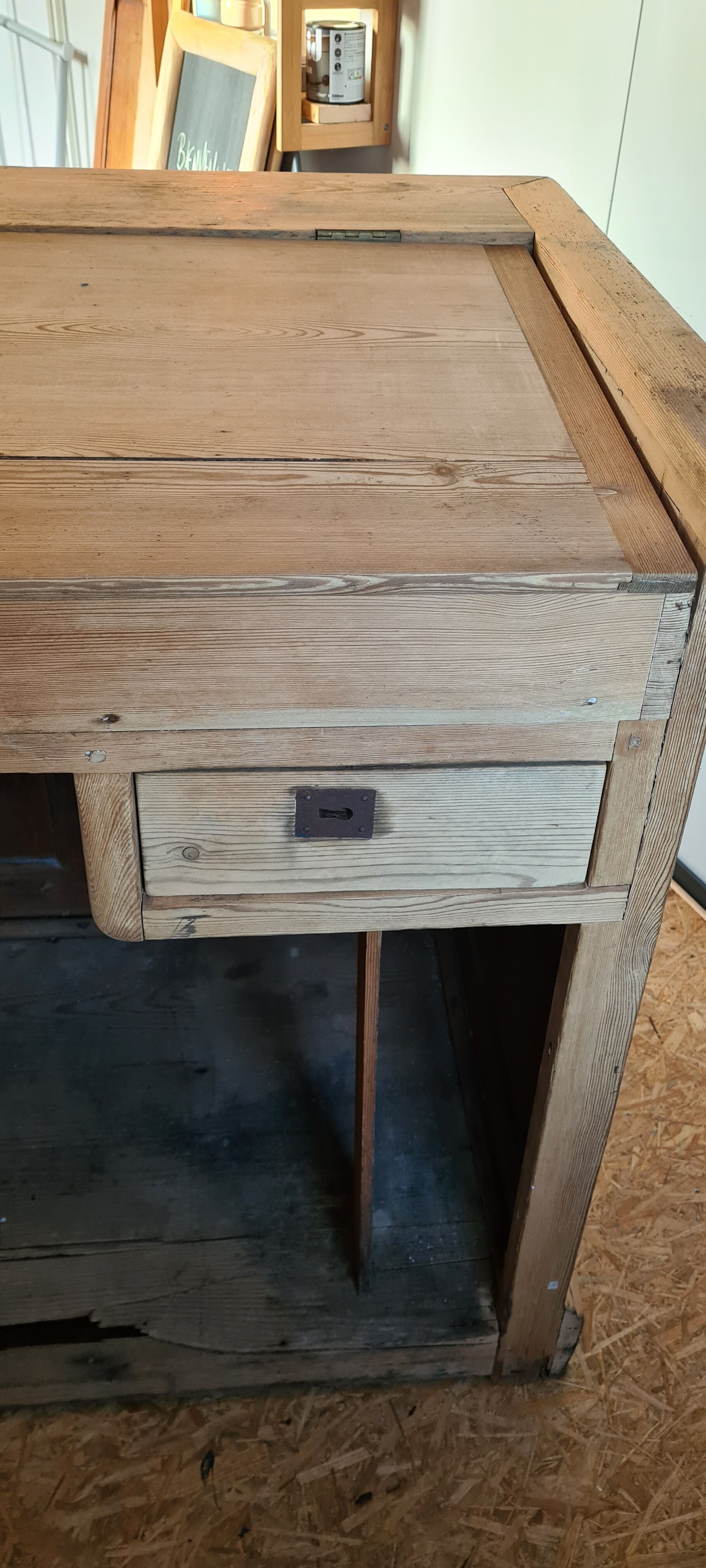 Trade furniture counter