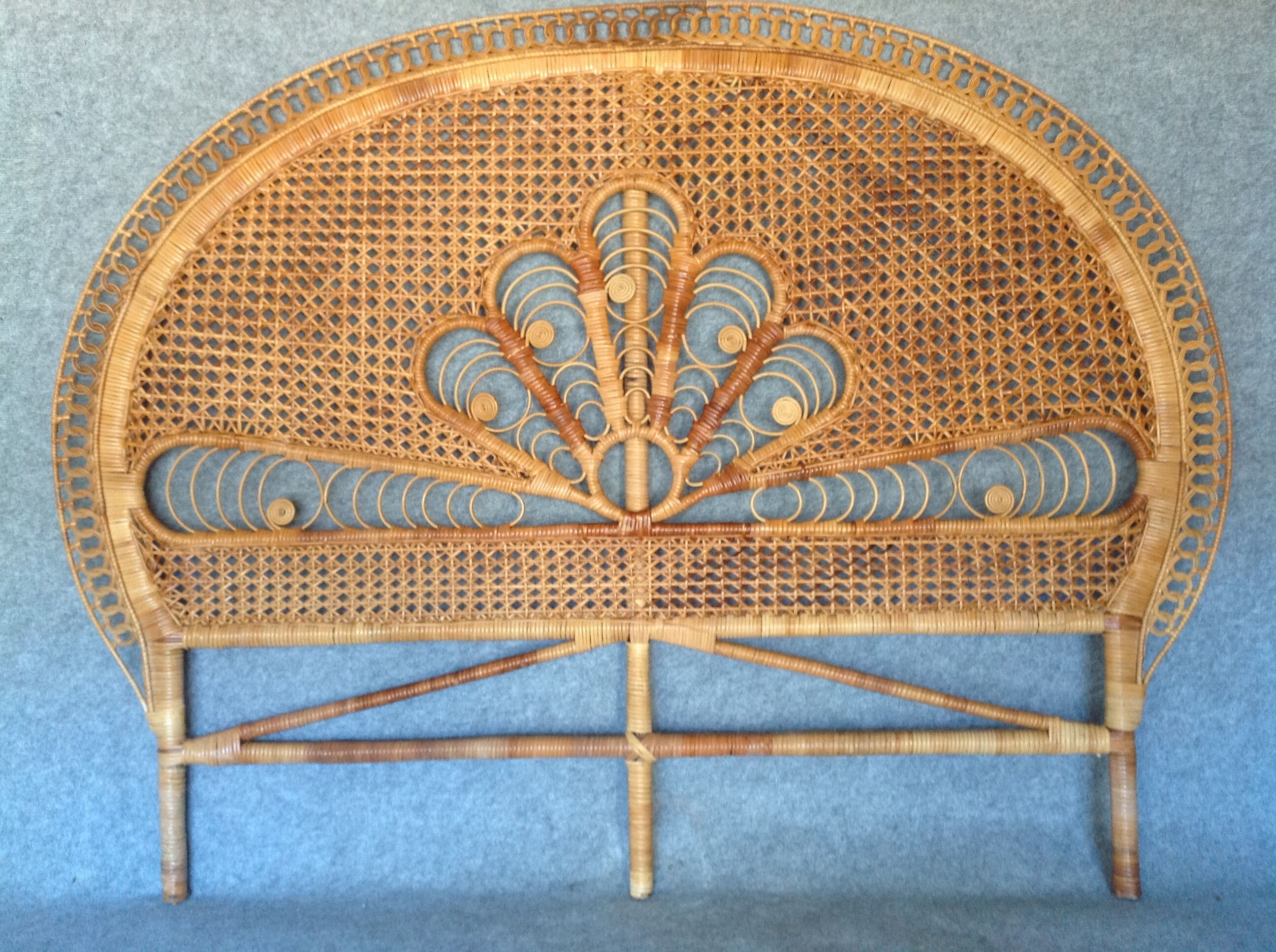 Headboard honey vintage rattan