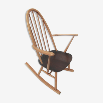 Rocking-chair Ercol vers 1960, catalogué