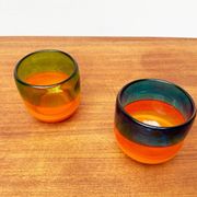 Ensemble de 2 bols en verre coloré vintage allemands de Eisch