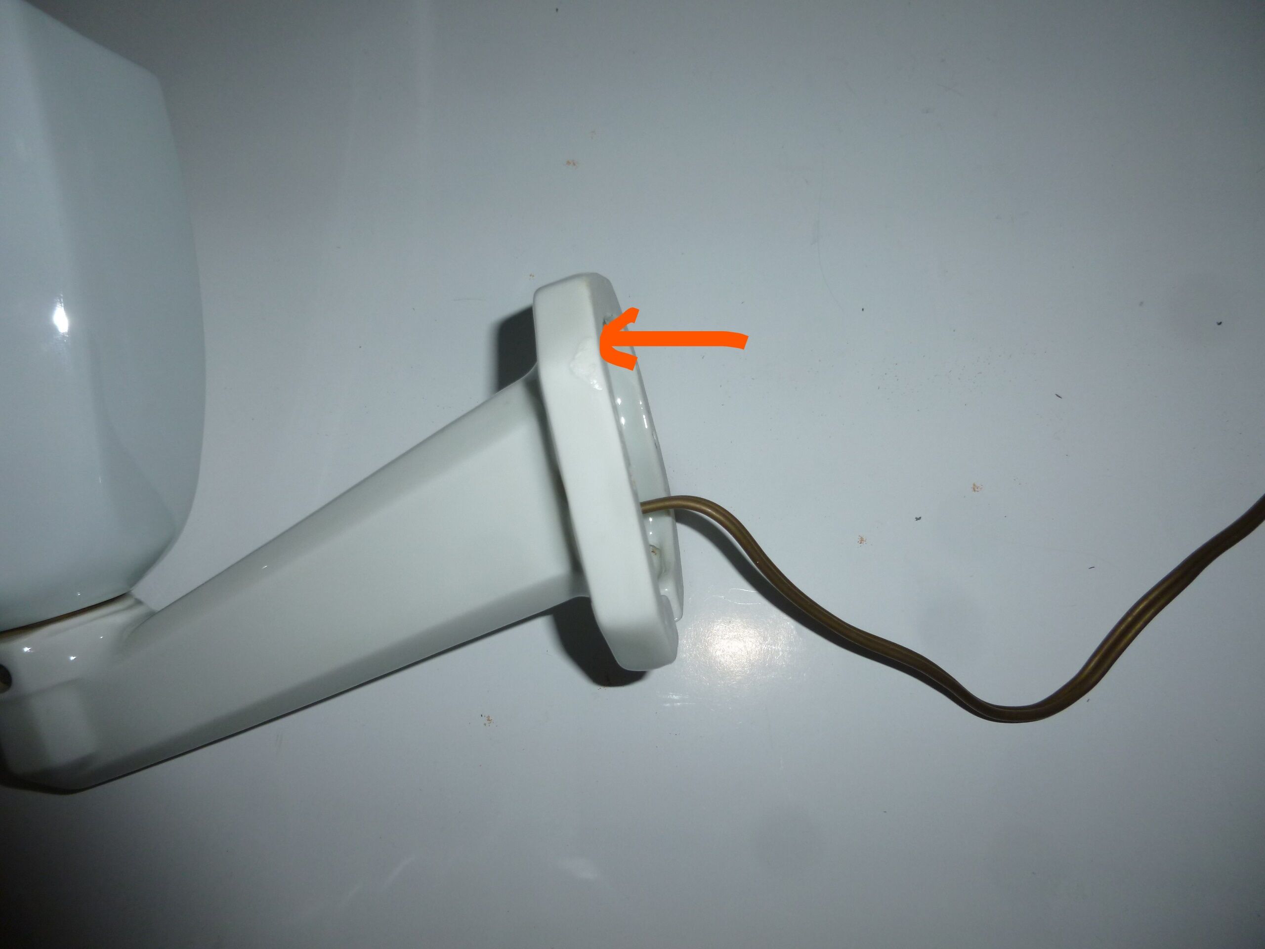 Old wall lamp for porcelain and opaline bathroom