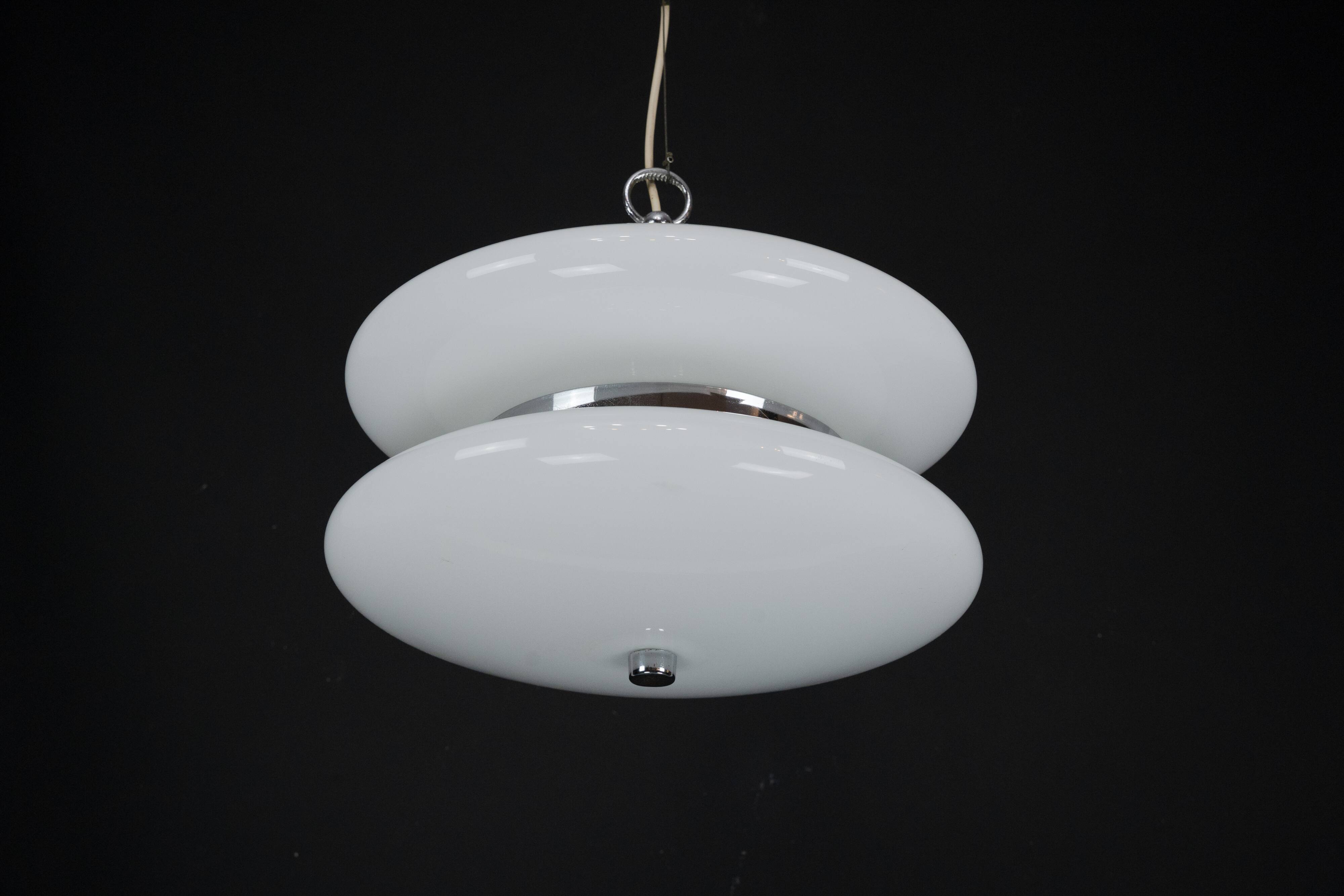 Chandelier en verre blanc Murano de grande taille des années 1970 par Vistosi.