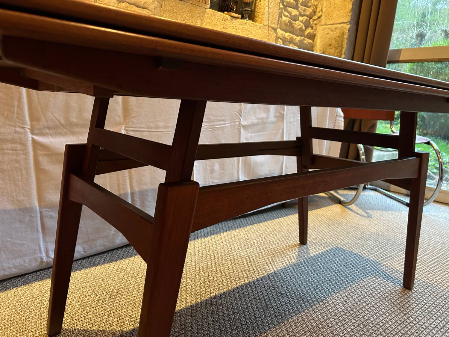 Scandinavian lift-up coffee table