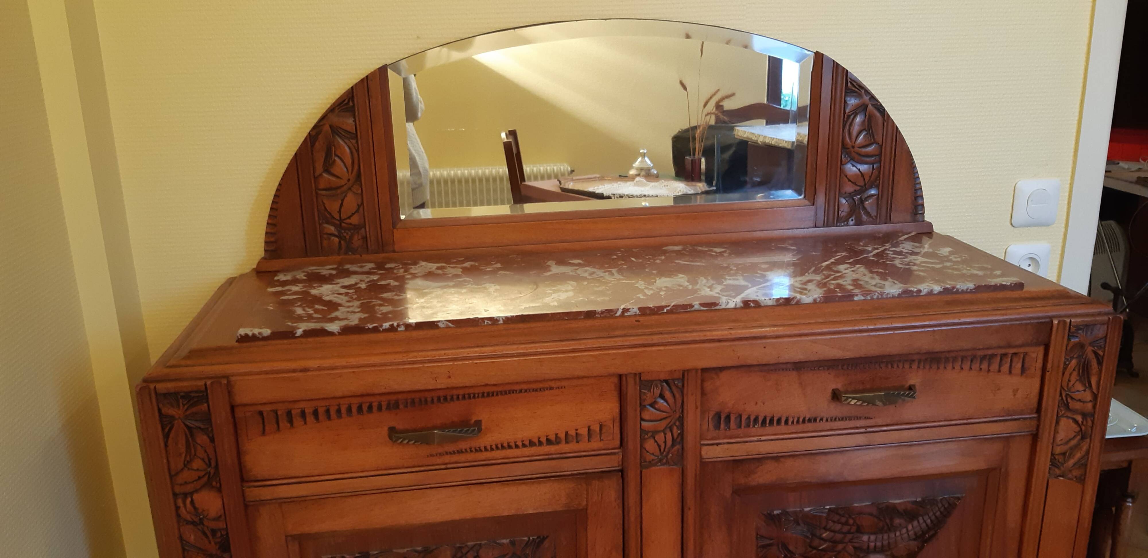 Art Deco Buffet 1930 – Red Marble Top & Sculptures – Excellent Condition