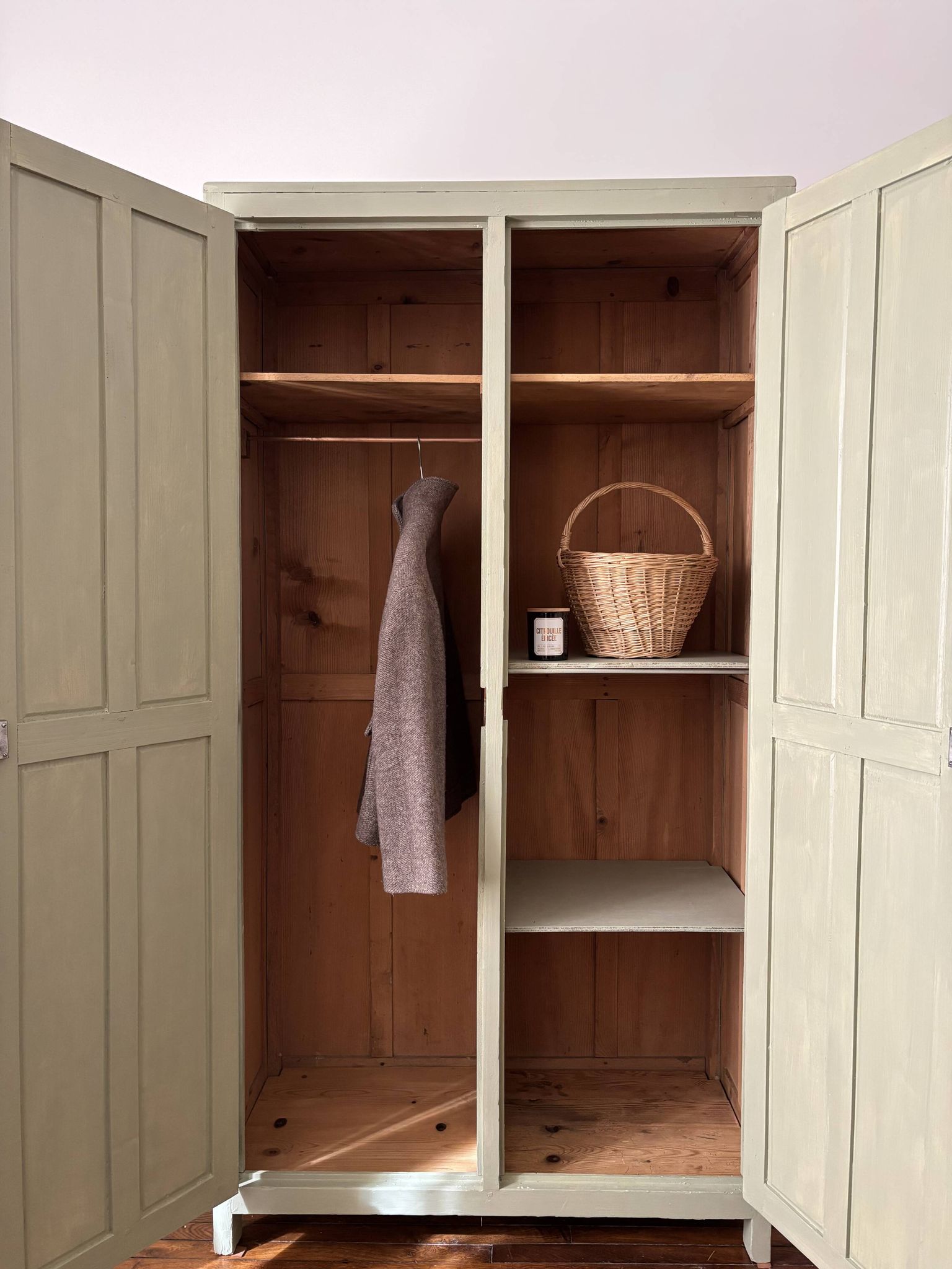 Armoire Parisienne