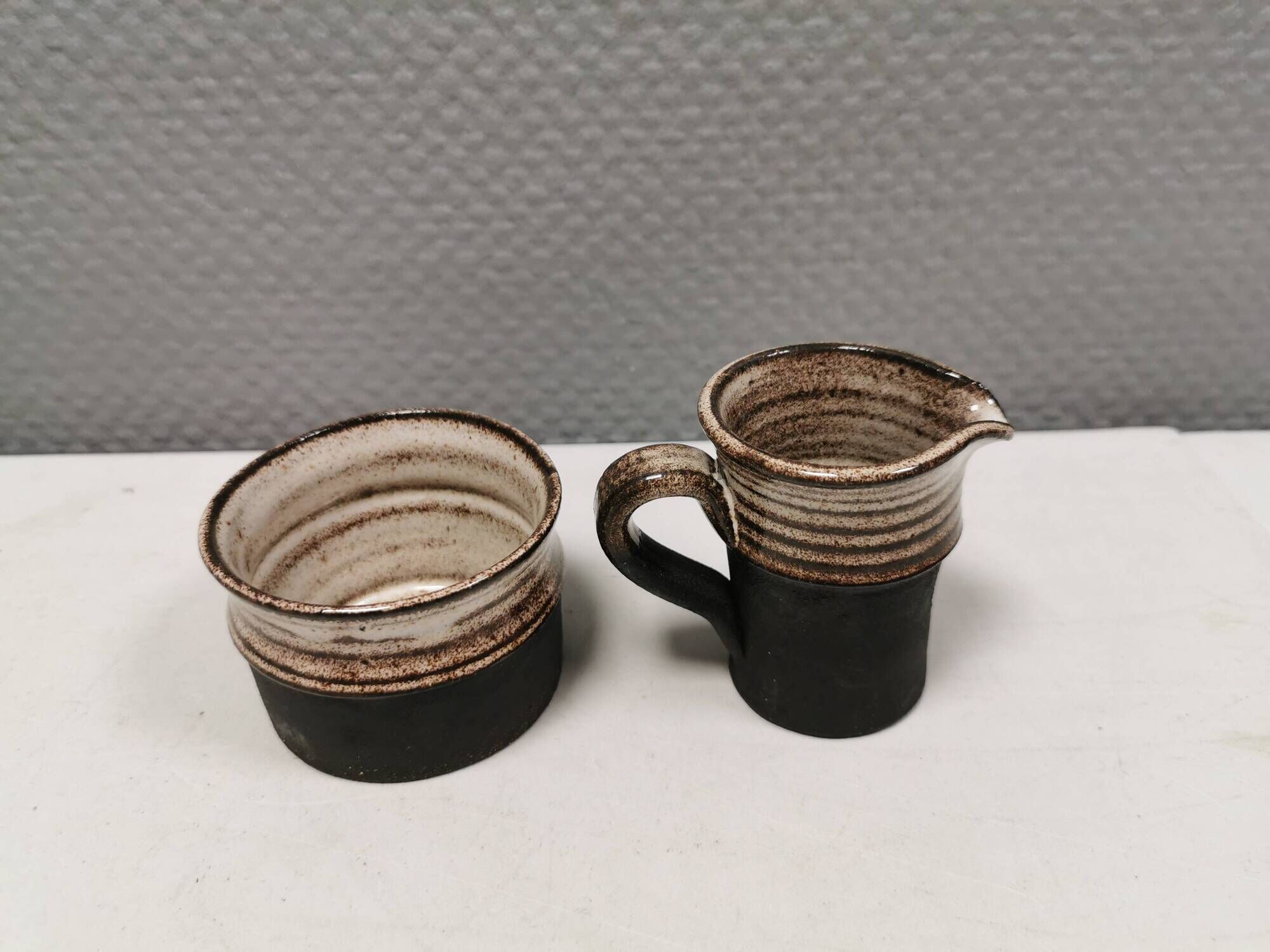 Ceramic set consisting of a sugar bowl and a milk jug from Finns keramik Denmark.