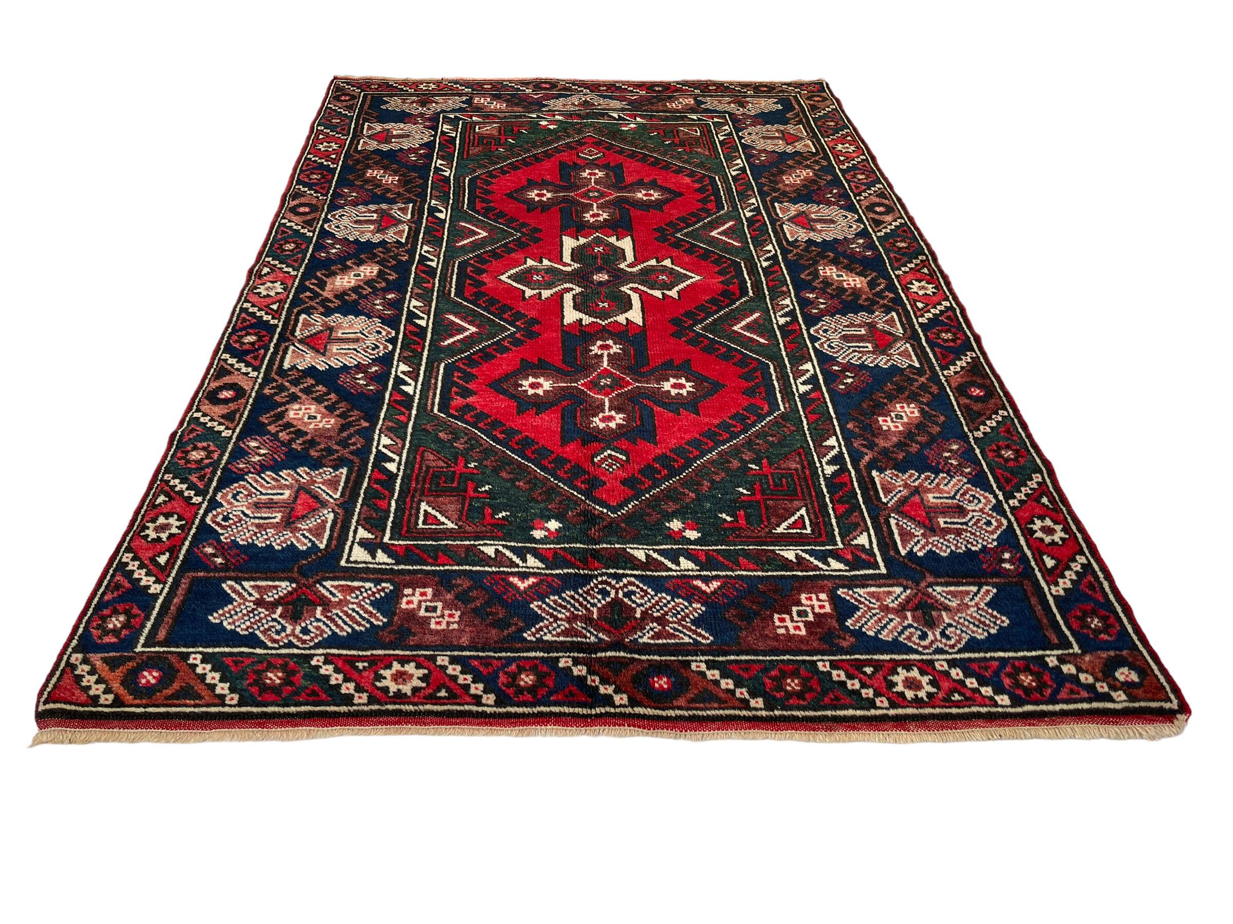 Vintage Turkish Dosemealti Rug ,191 x 131 cm