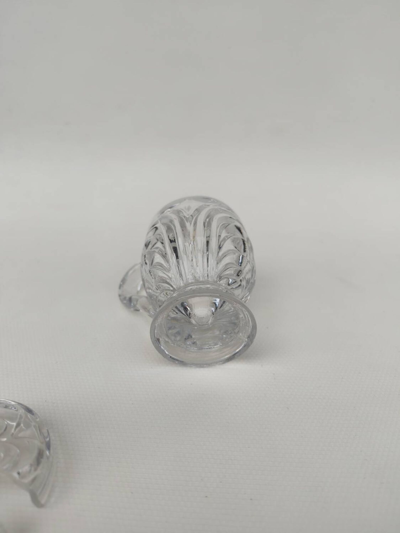 Moulded crystal mustard pot, first part of the 20th century.