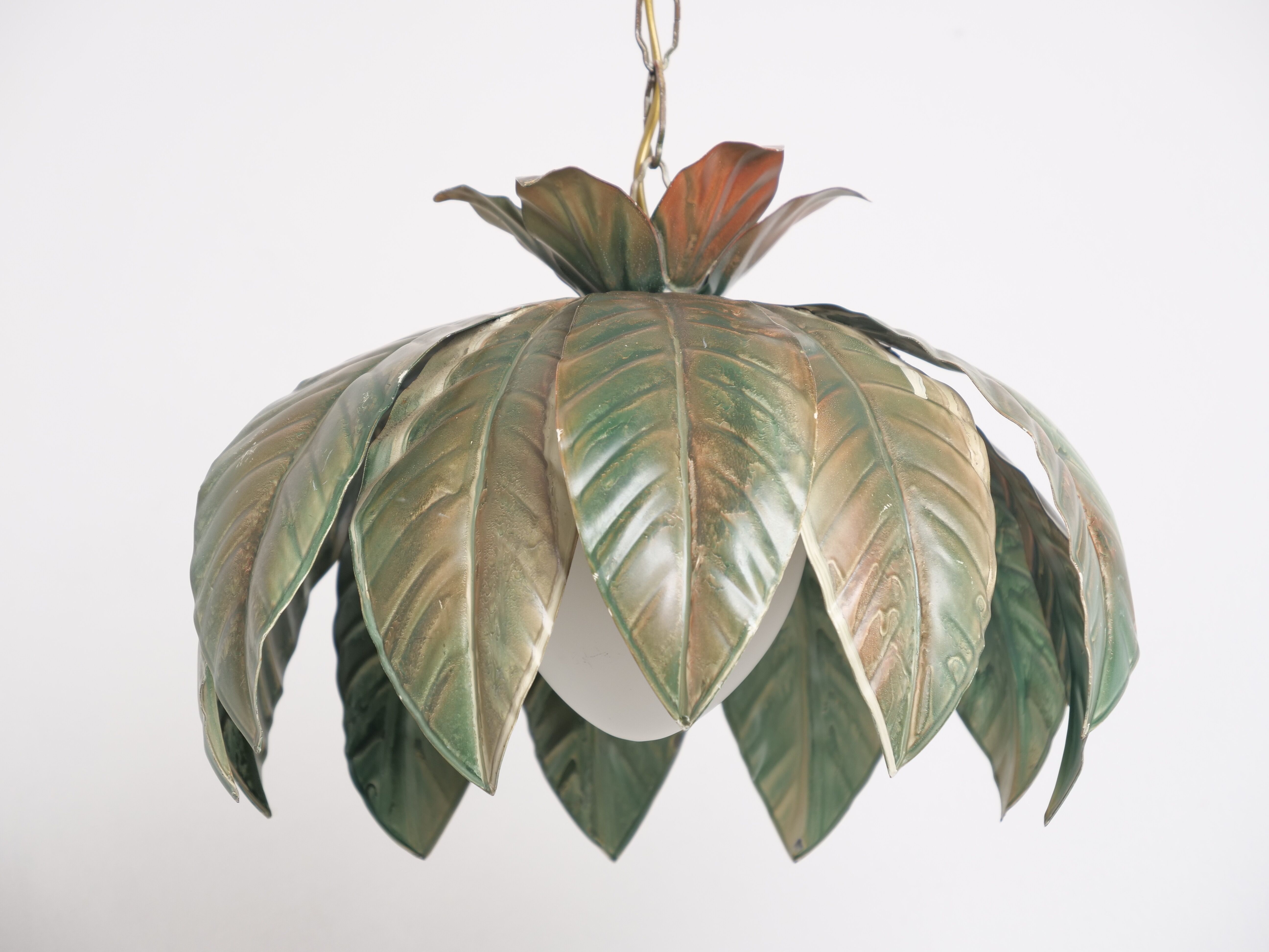 Suspension vegetal pattern green leaves