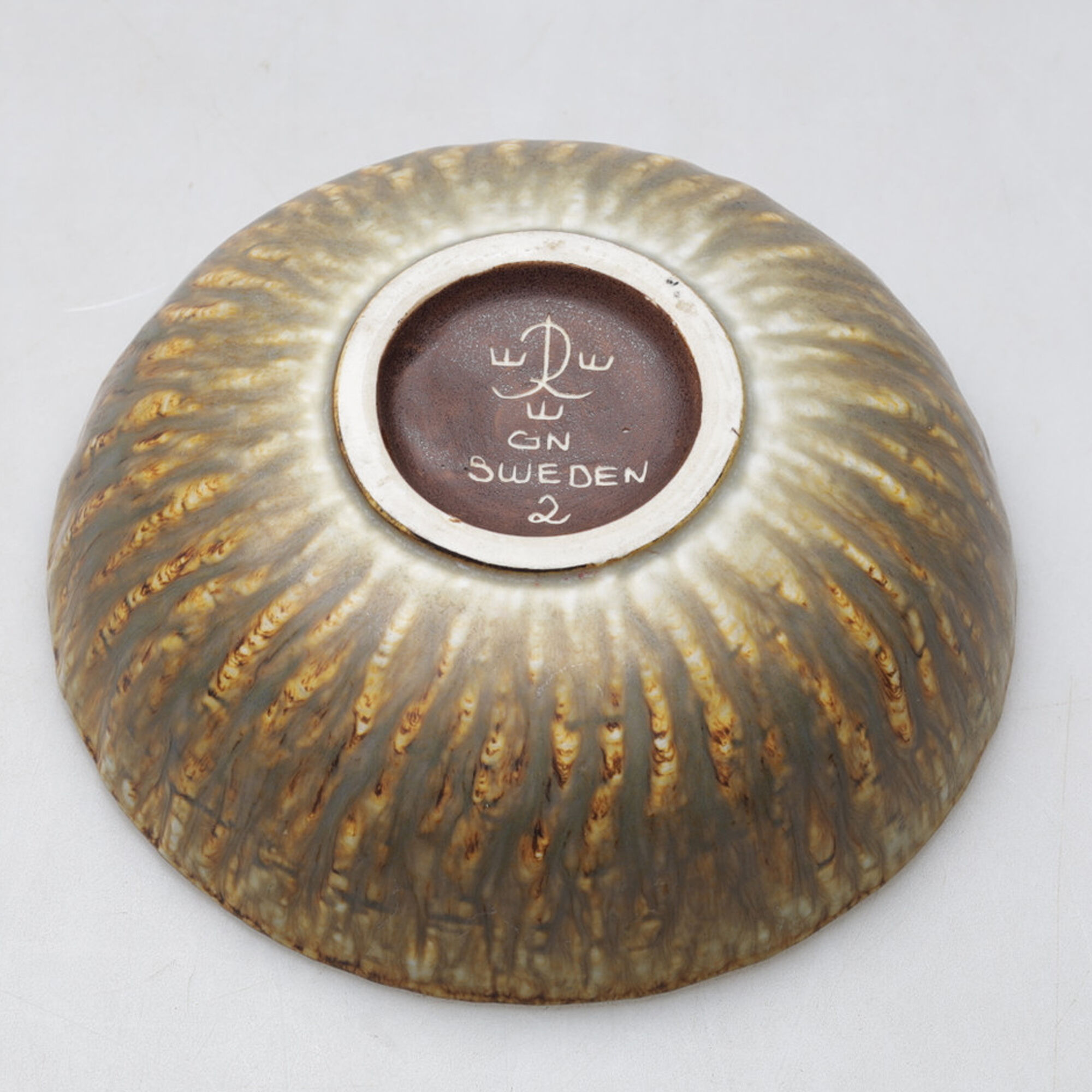 Ceramic bowl gunnar nylund. stoneware, rörstrand, 1950s.