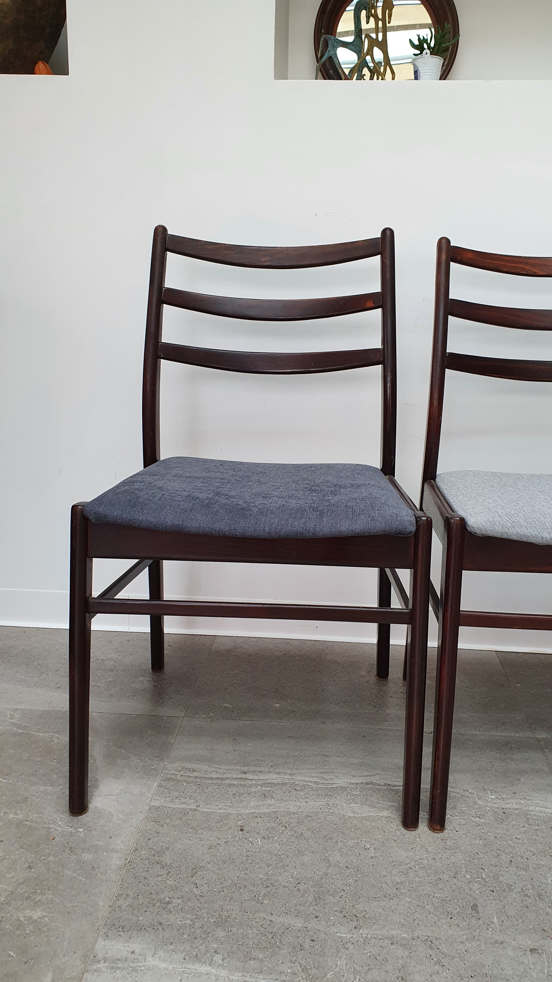 Set of 4 Scandinavian chairs in Rio rosewood