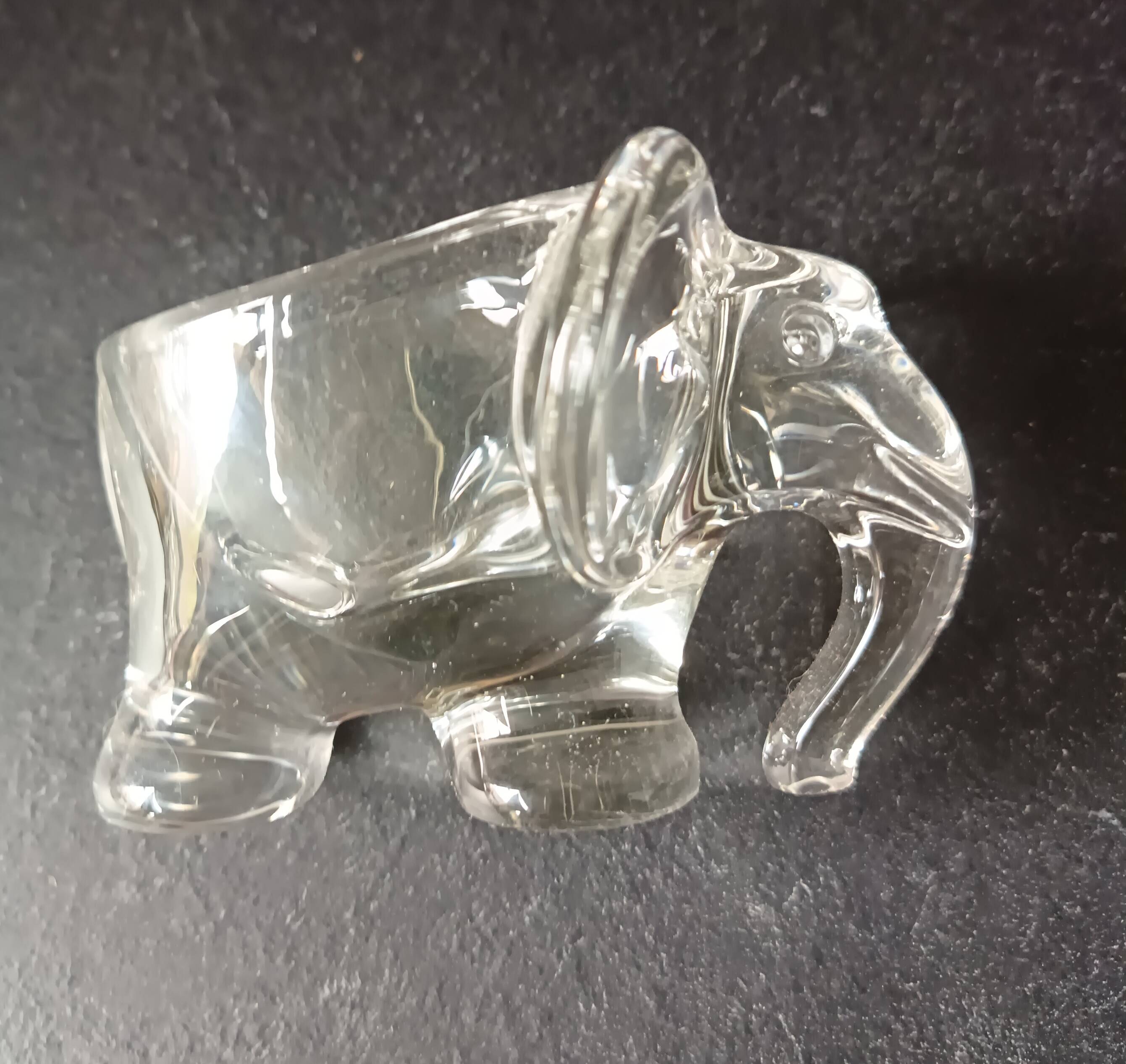 Set of 2 Vannes Crystal Pocket Emptyers, elephant and ram