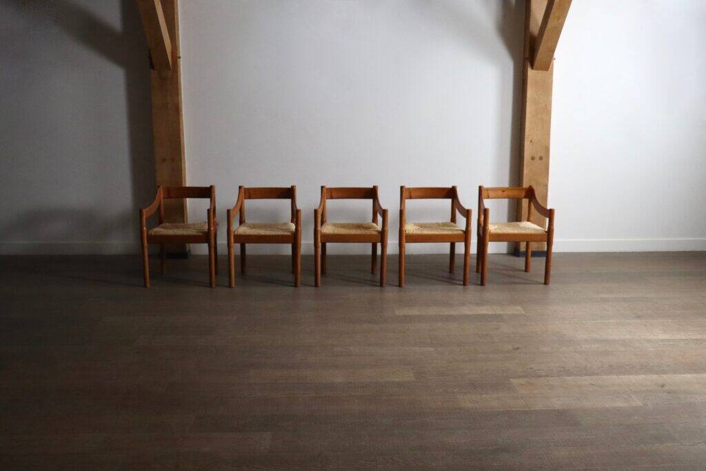 5 chaises Carimate par Vico Magistretti, Italie 1960