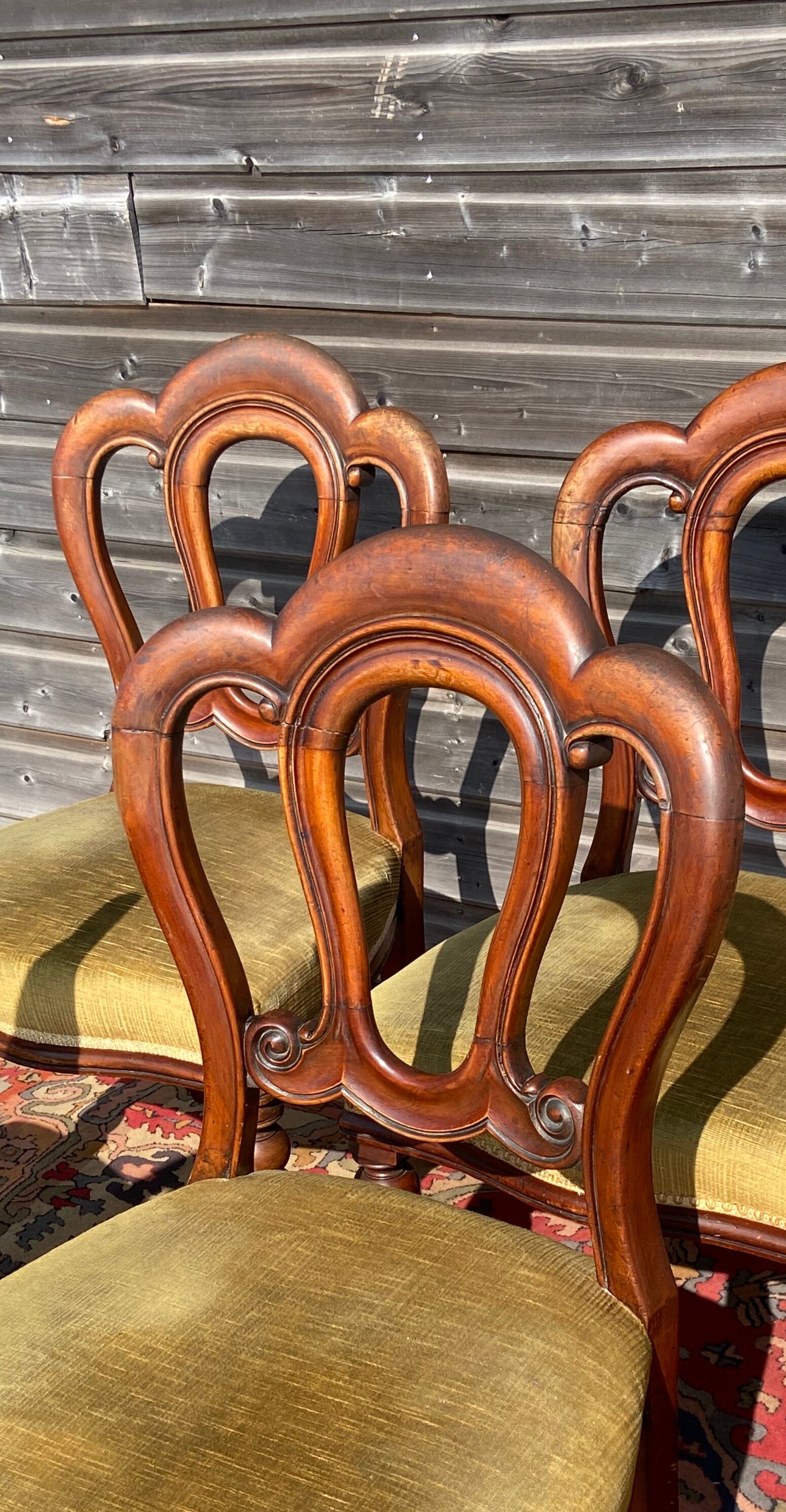 Suite de six chaises d’époque XIX eme en acajou