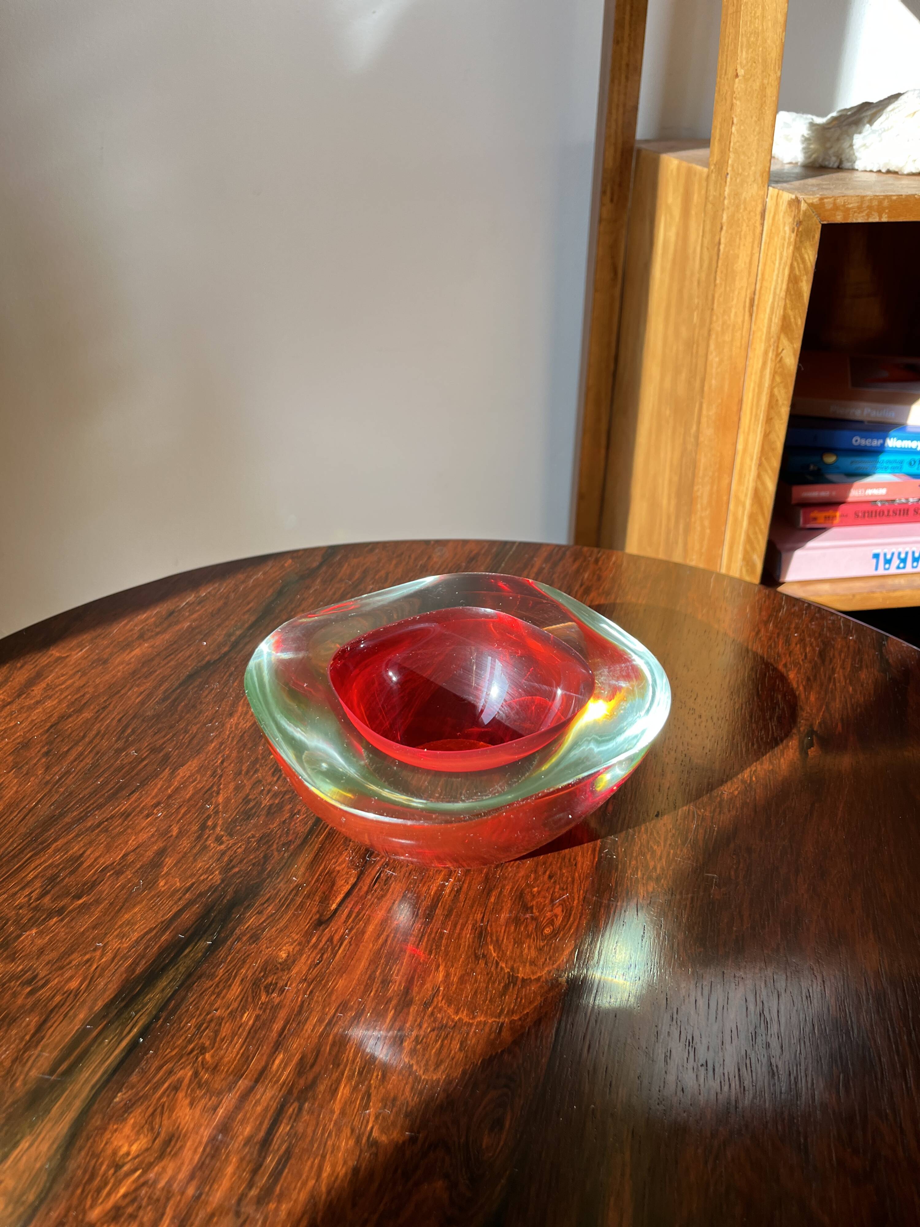Alessandro Mandruzatto, Sommerso. Murano glass ashtray.