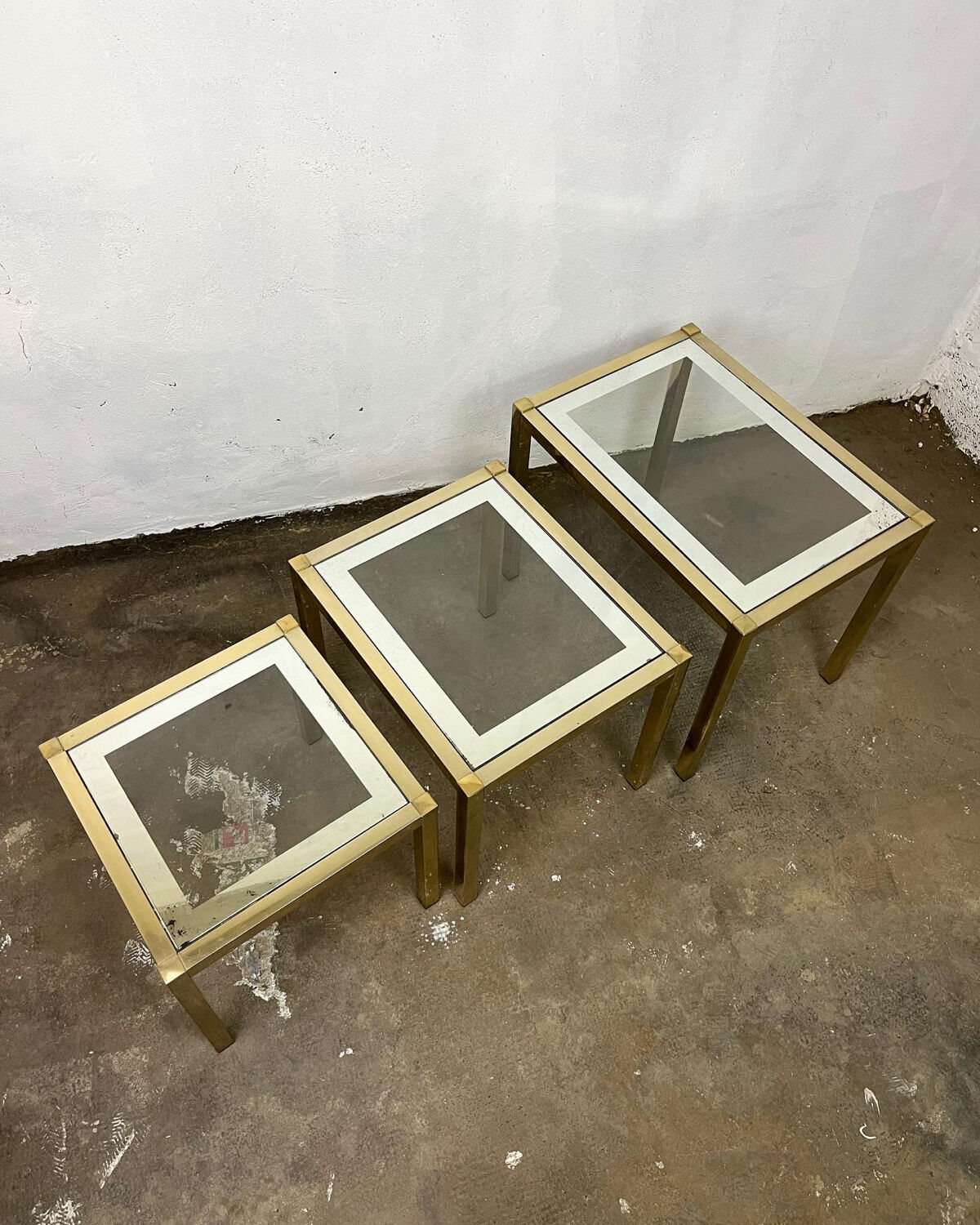 Nesting tables 70s