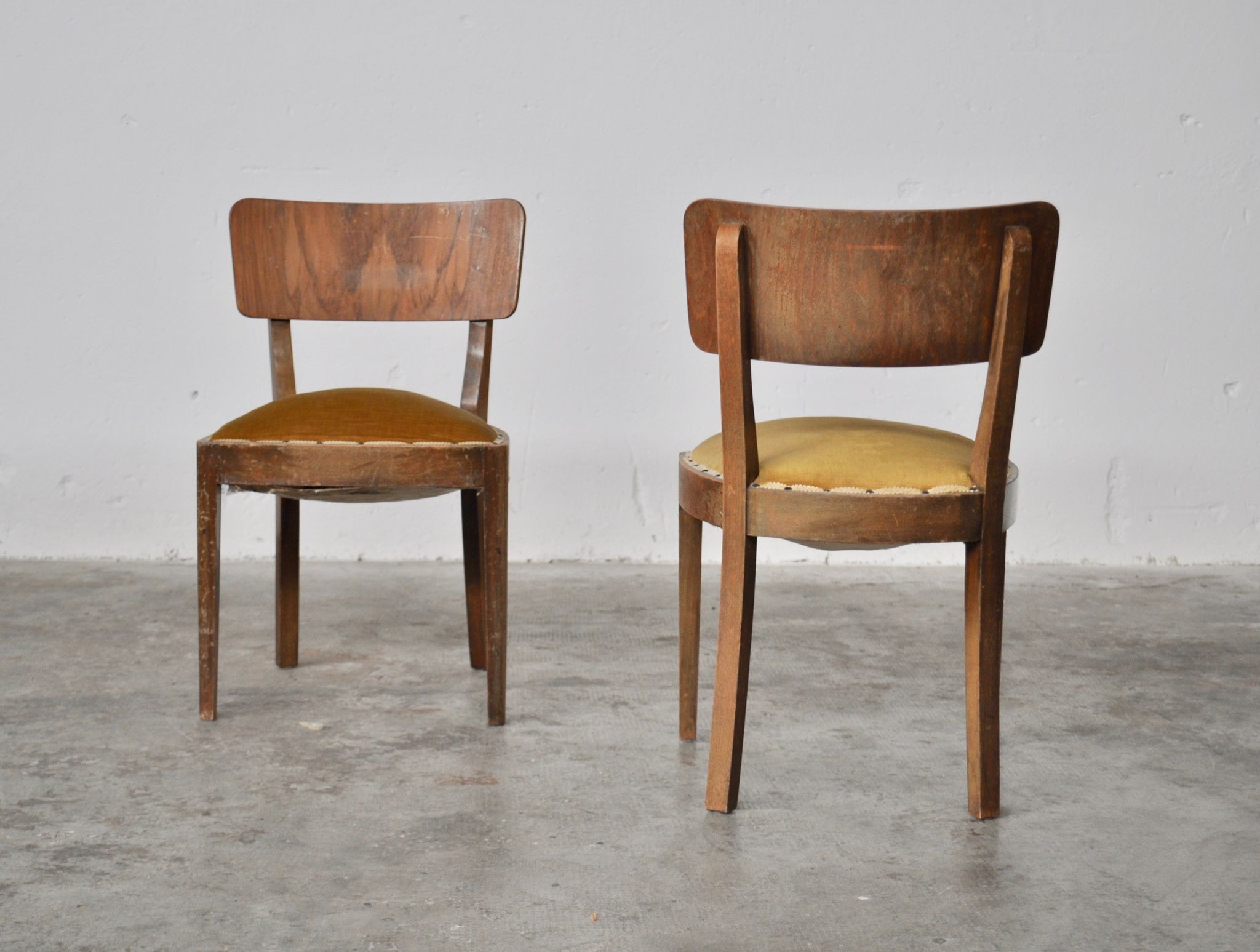 Vintage walnut chairs with studs & straps and springs in velvet, italy, 1920s