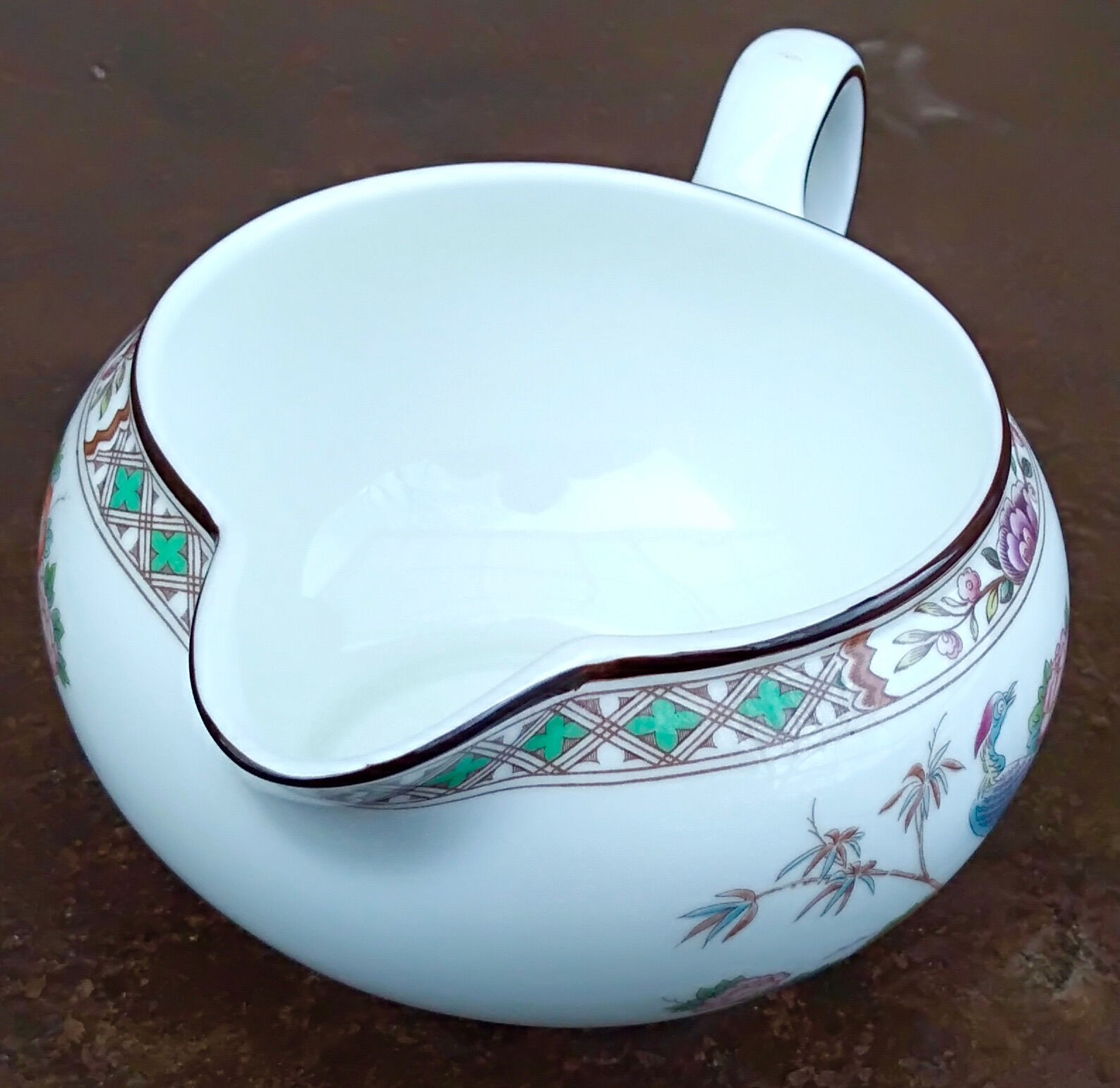 Sausage Wedgwood bone china made in England décor Kutani Crane