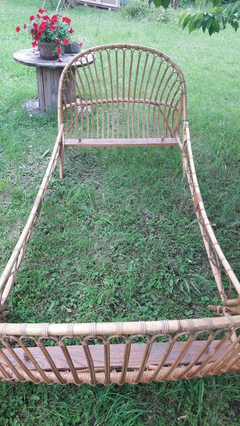Rattan bed